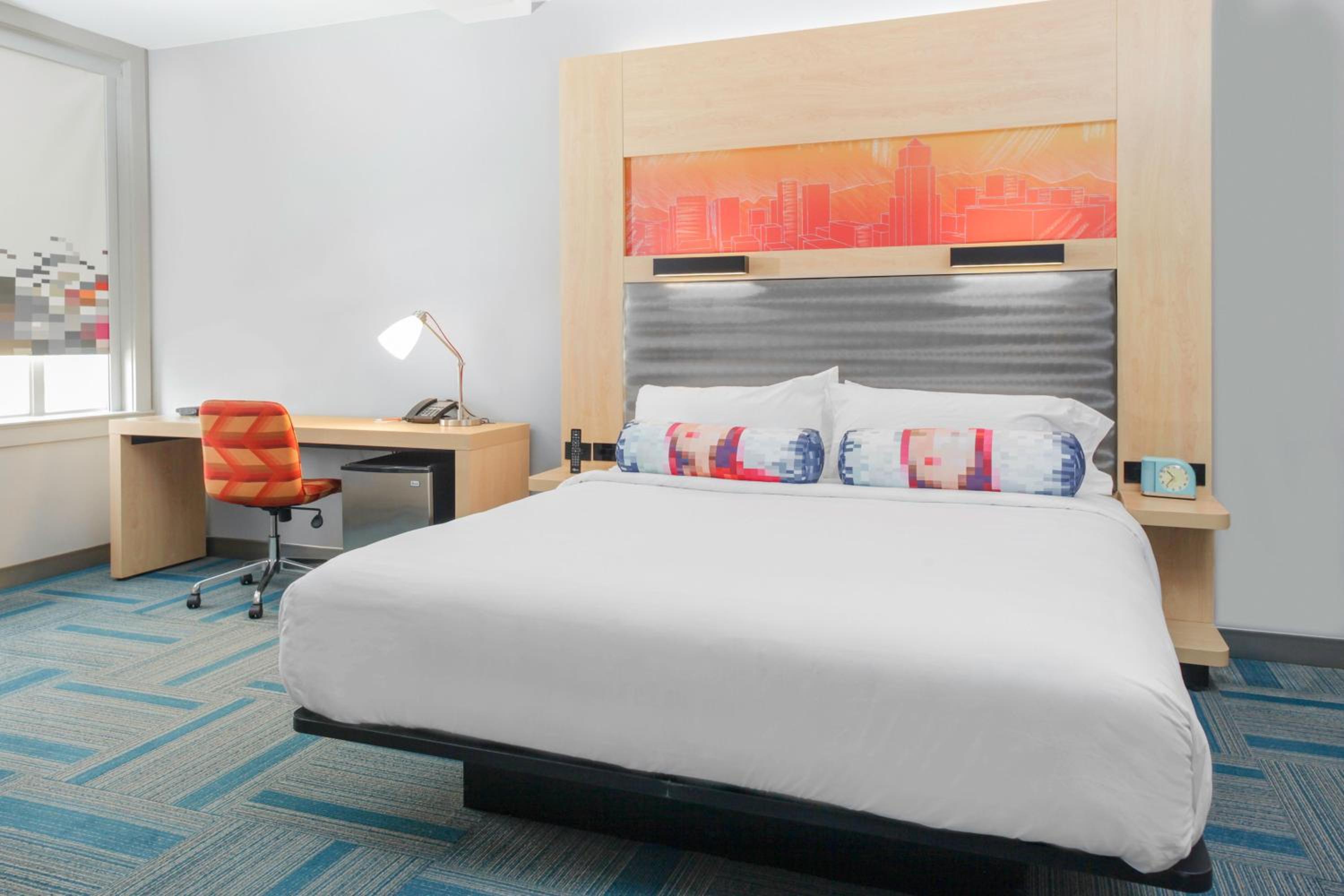 King Room - Hearing Accessible photo 2