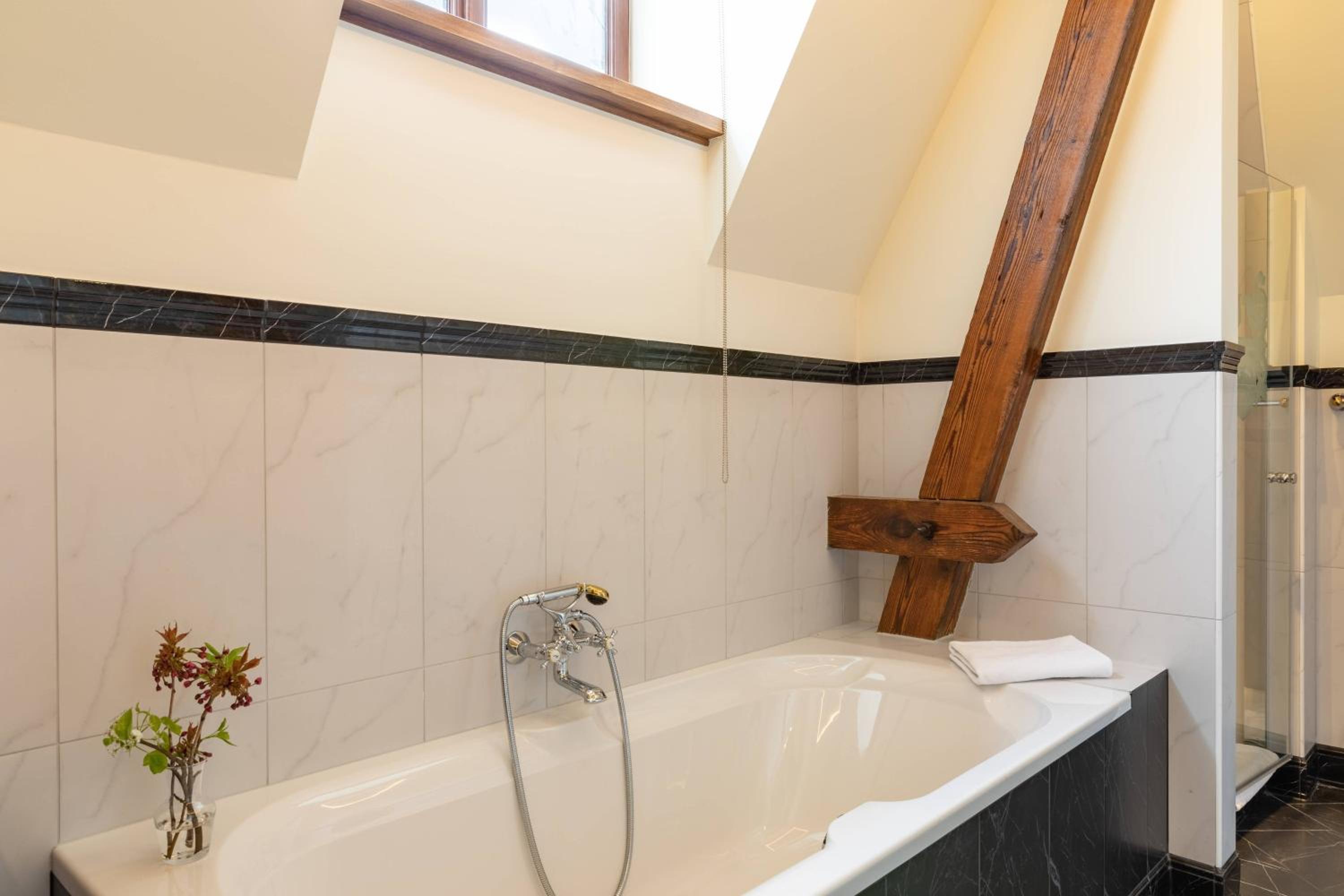 Guest room, Smaller Guest room, 1 King