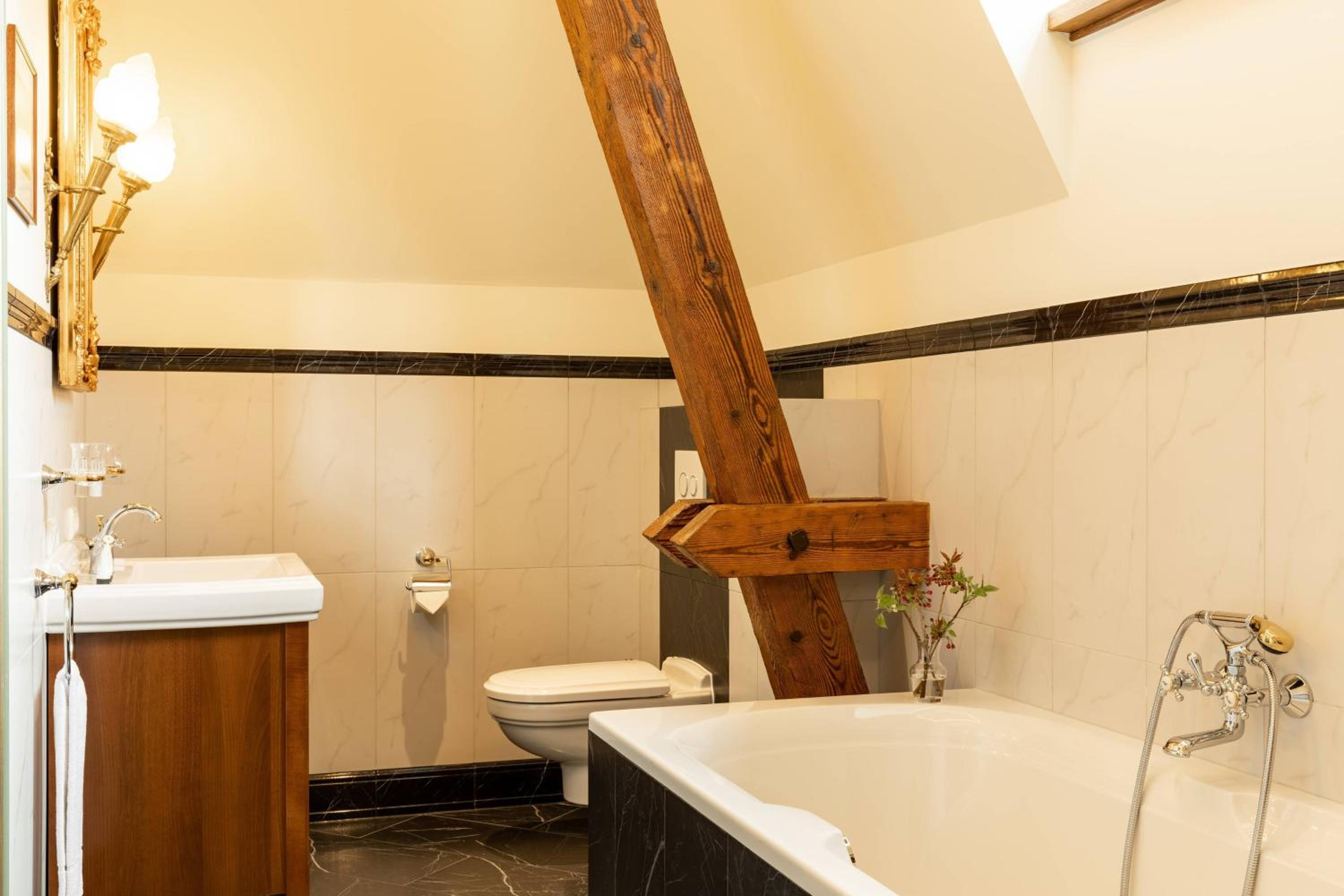 Guest room, Smaller Guest room, 1 King