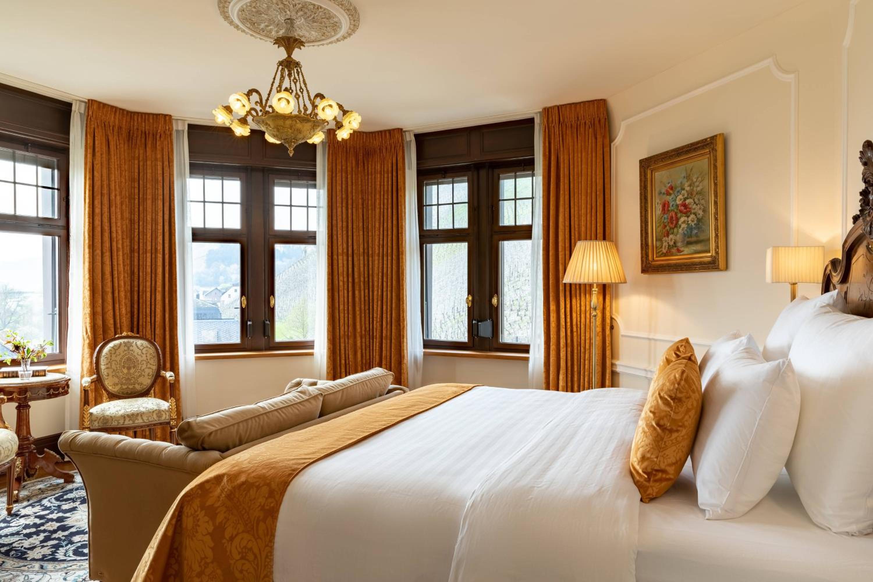 Moselle view, Junior Suite, 1 King, River view thumbnail 6