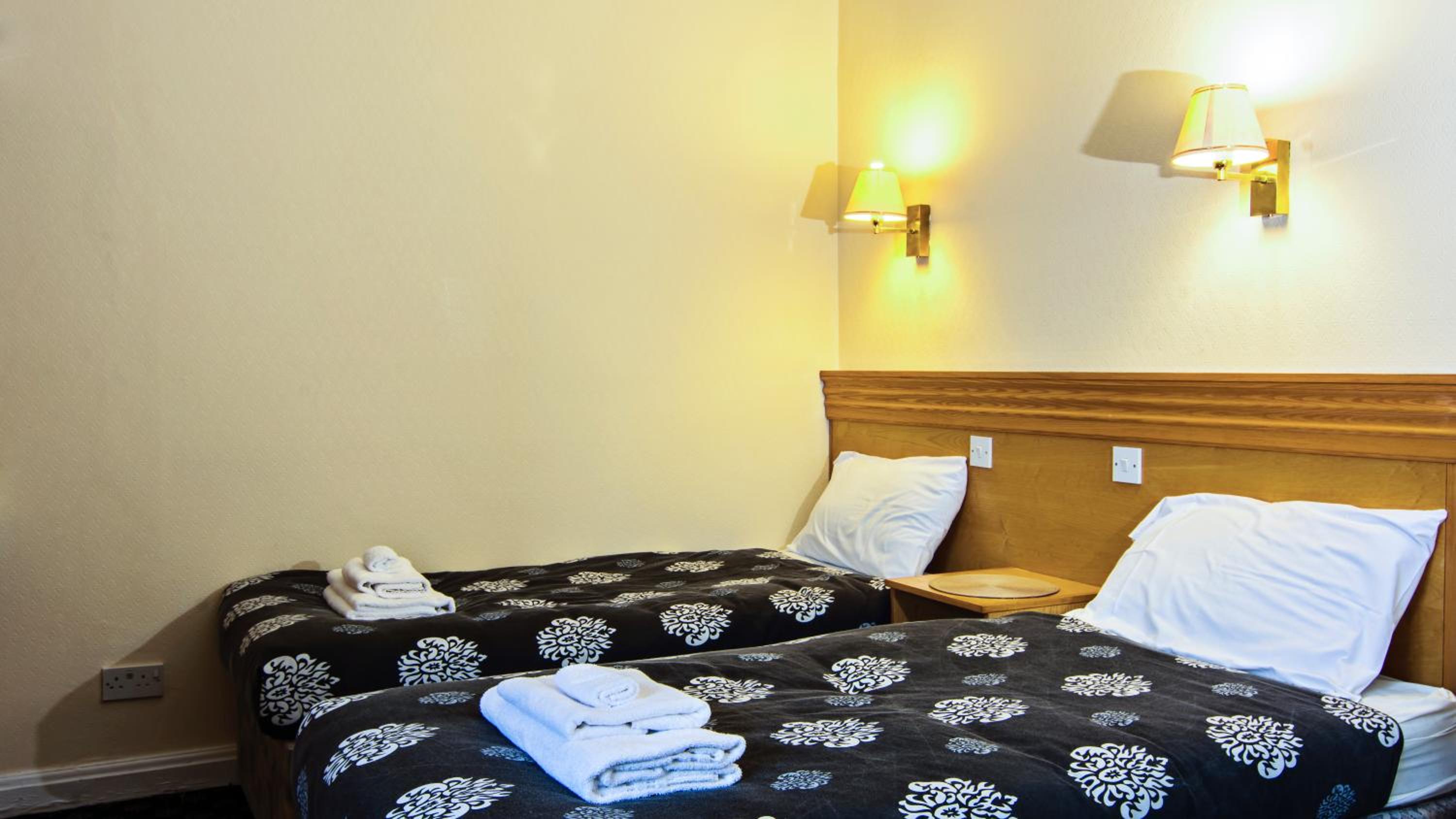 Standard Twin Room photo 3