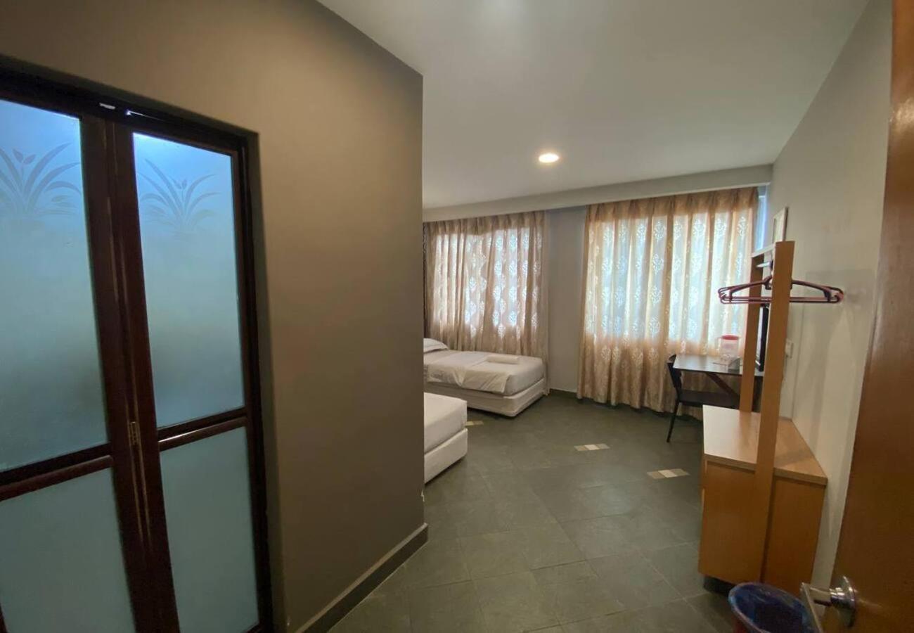 Twin Room - Photo 5