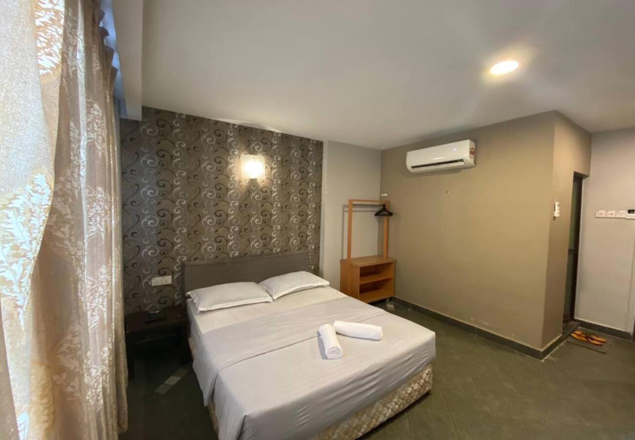 Standard Queen Room - Photo 5