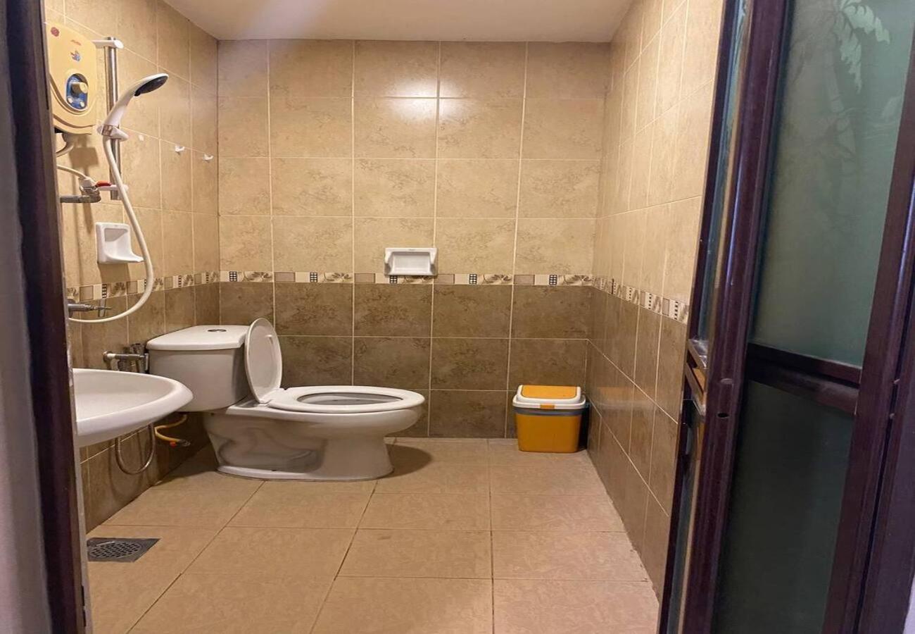 Standard Queen Room - Photo 6