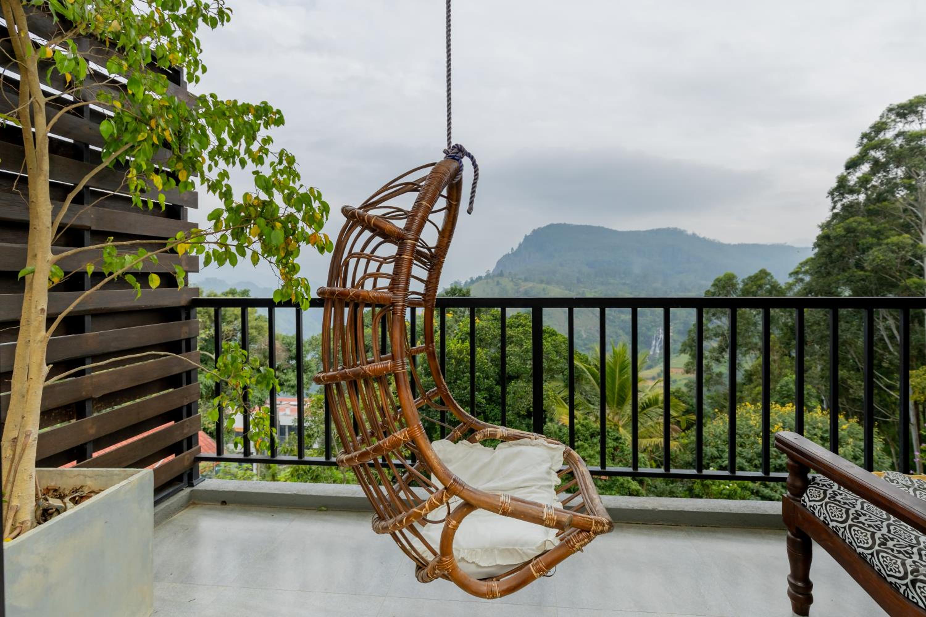 Super Deluxe Balcony Room with Ella Rock View