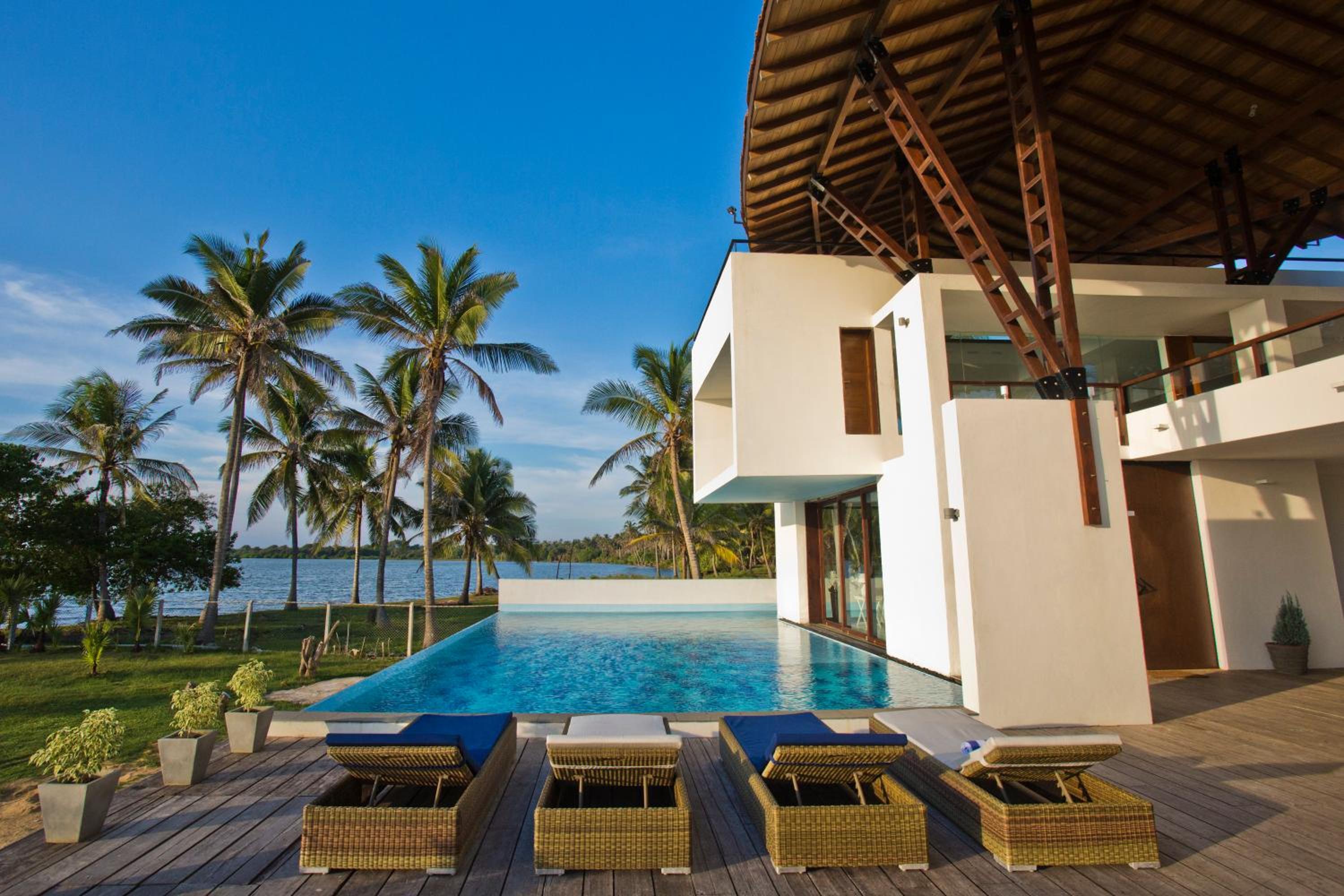 Superior Villa photo 1