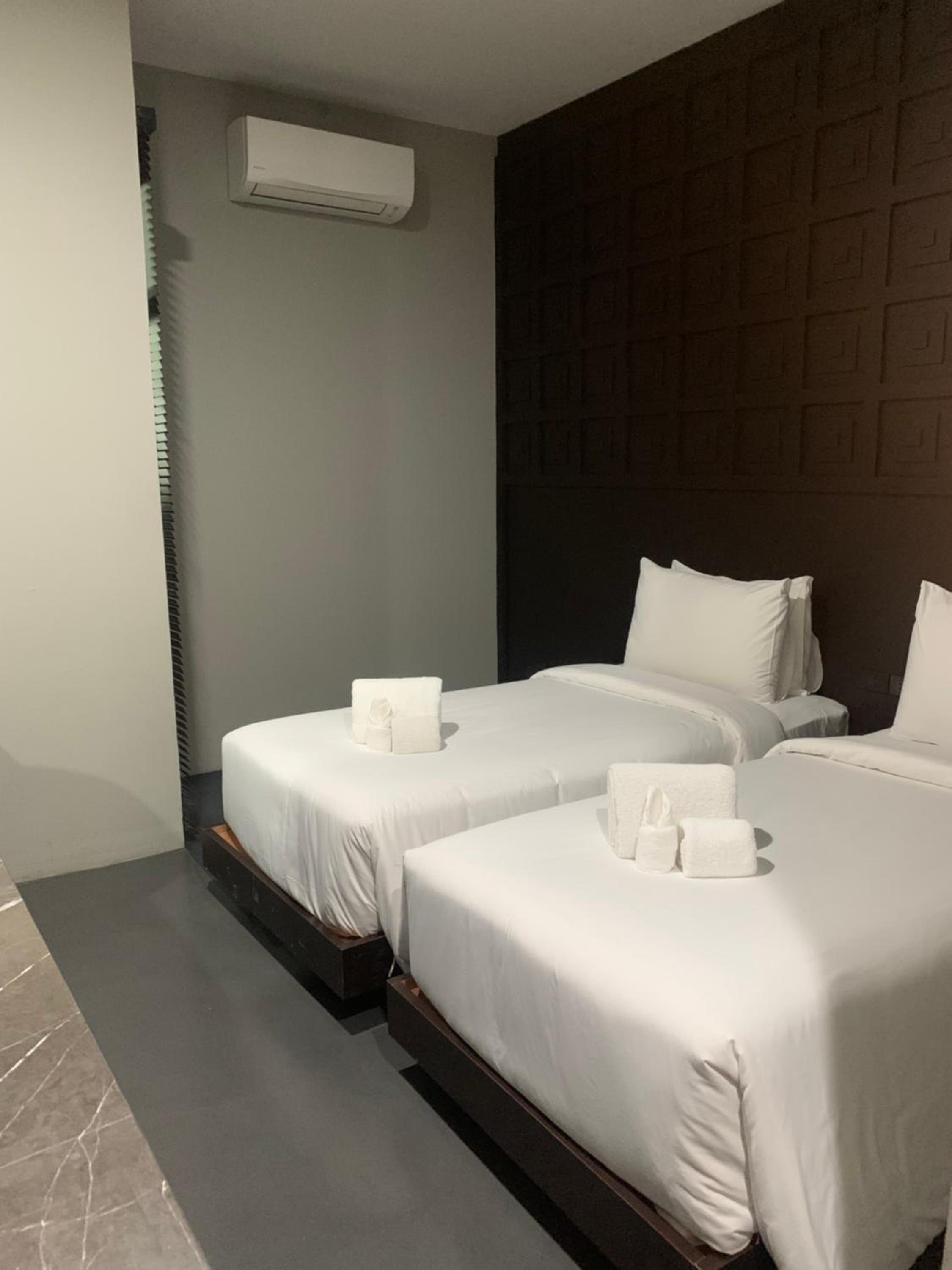 Twin Room - Photo 1