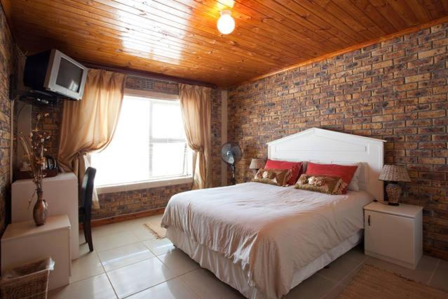 Double Room with Private Bathroom photo 1