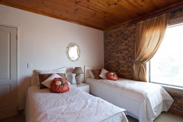 Twin Room with Shower photo 3