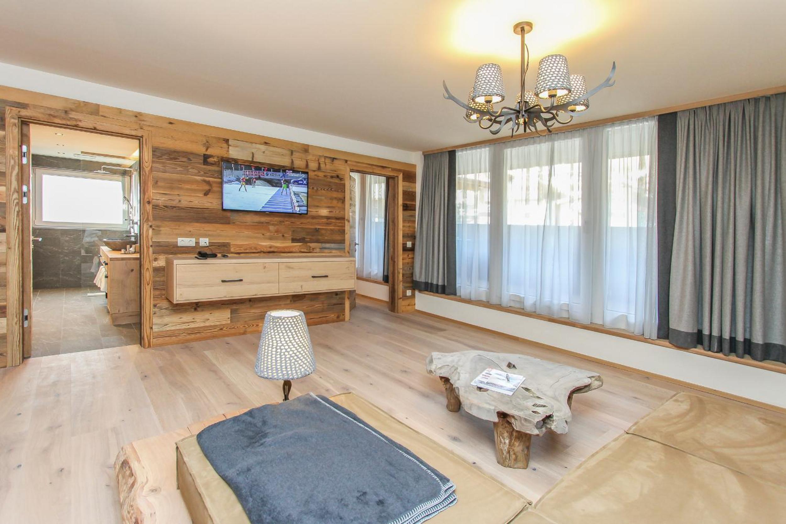 Two-Bedroom Suite - Photo 5