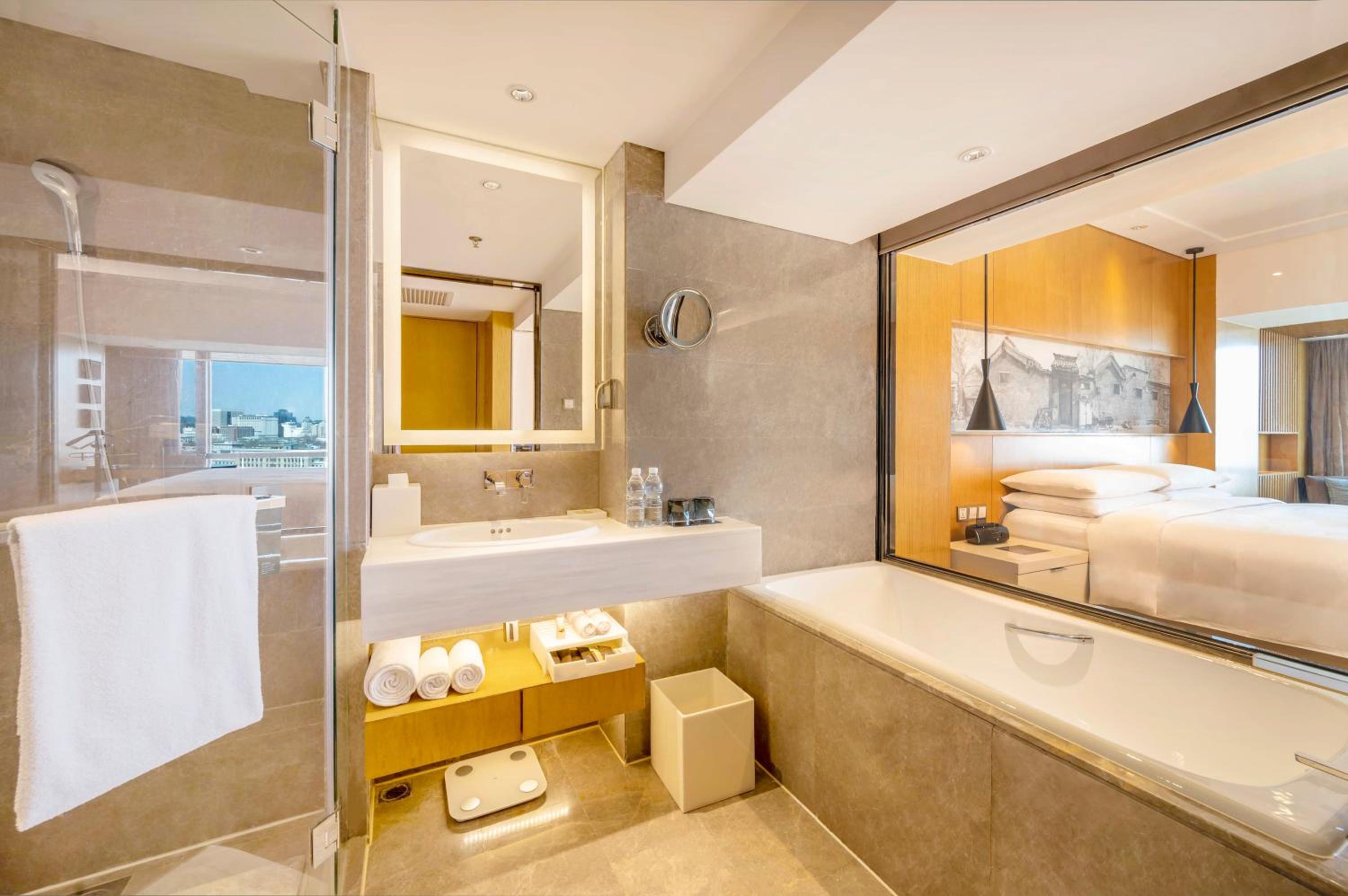 King Room with CBD View on High Floor - Photo 3