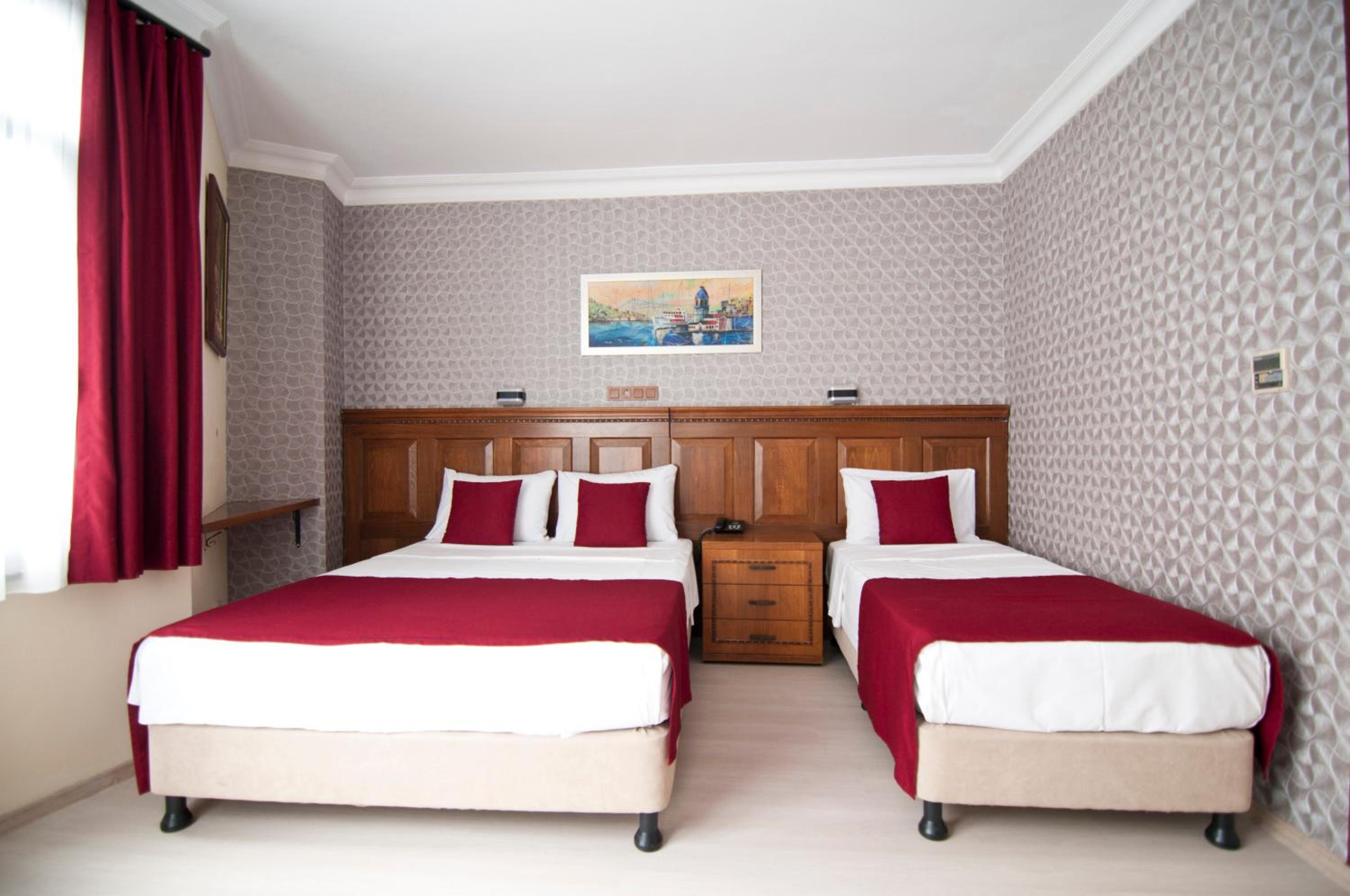 Superior Triple Room photo 2