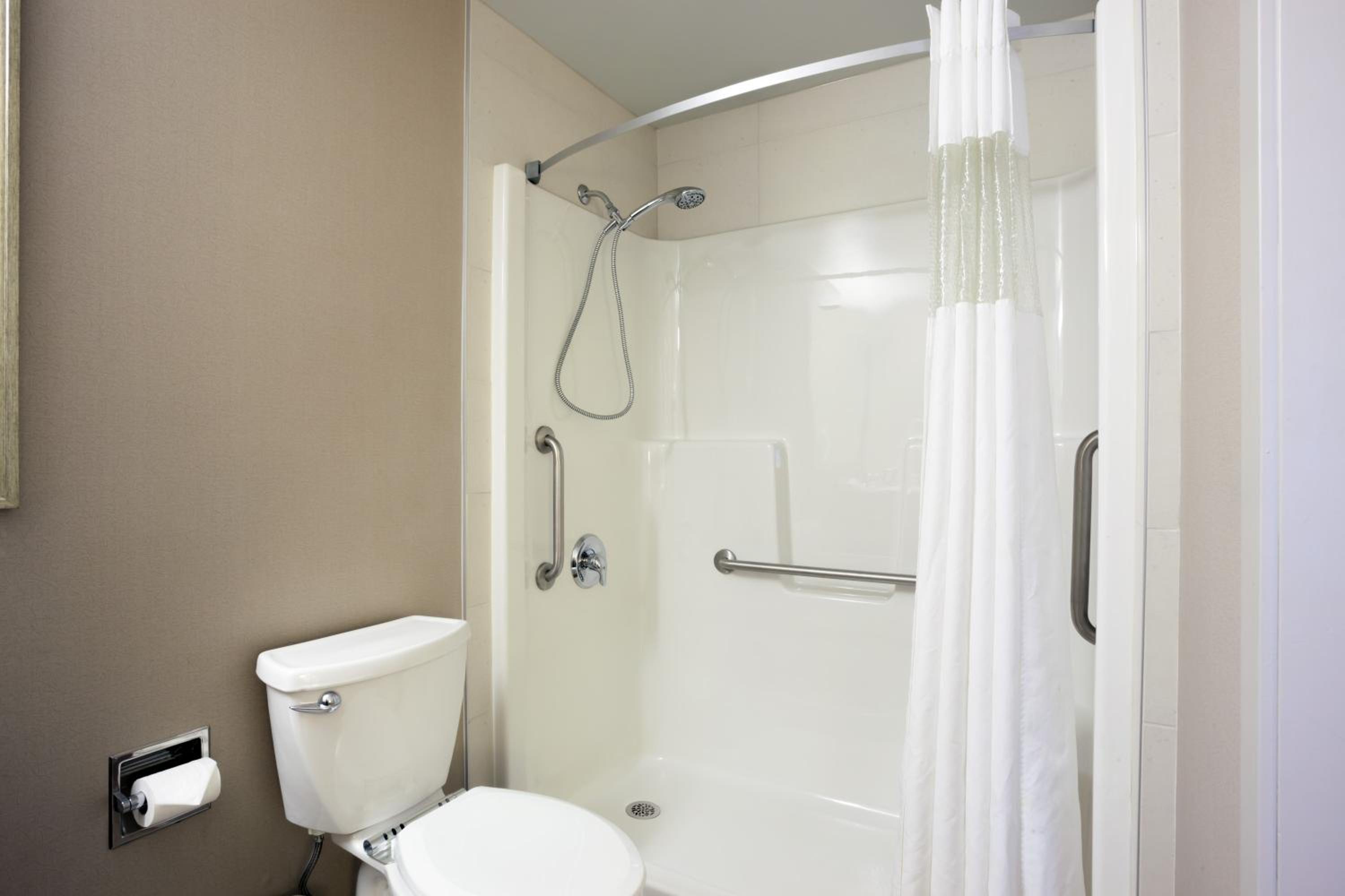Queen Room - Disability Access - Non-Smoking photo 2
