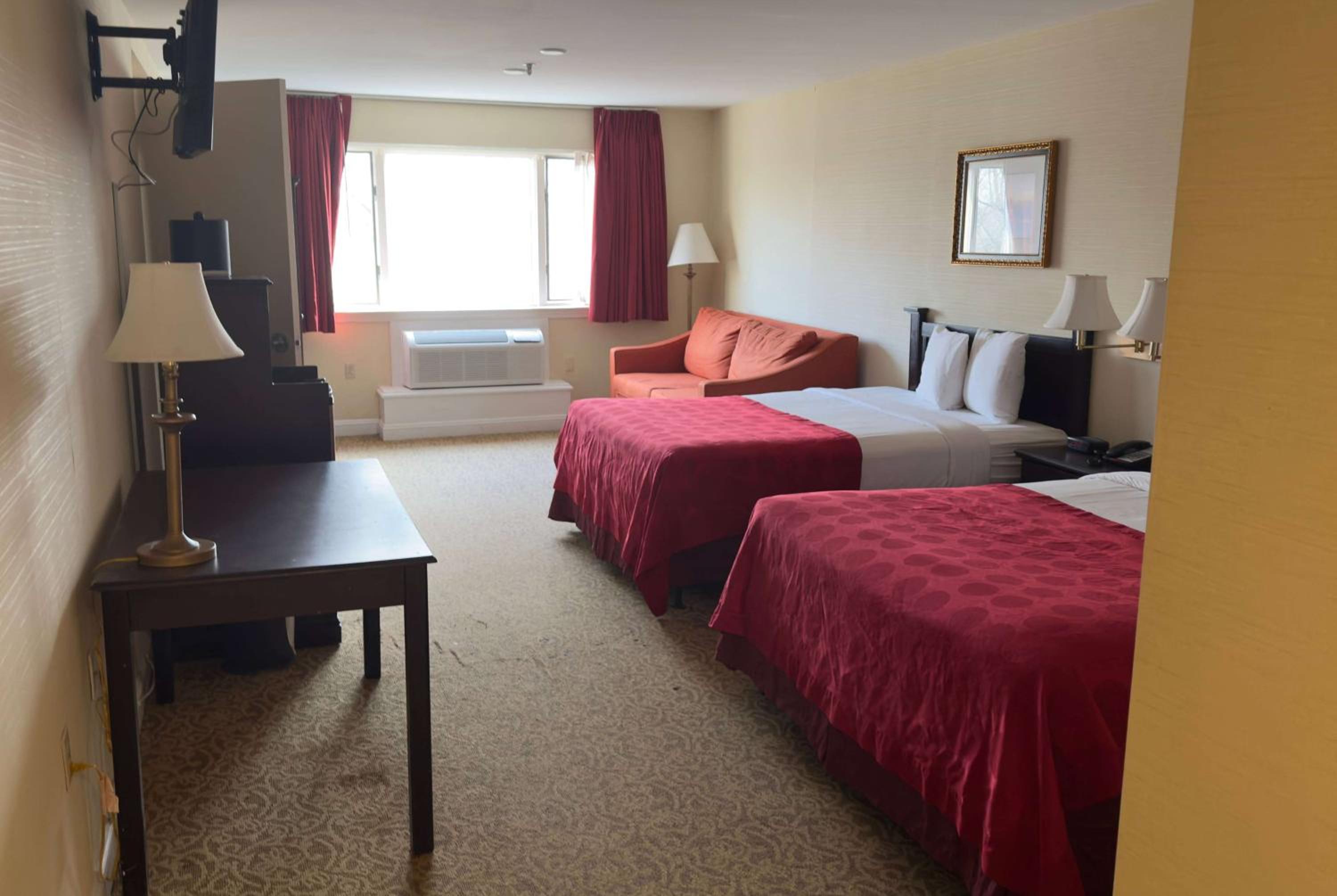 Two-Room Suite with Two Double Beds and One King Bed - Non-Smoking - Photo 1
