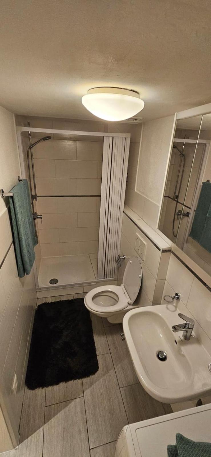 Deluxe One-Bedroom Apartment - Photo 4