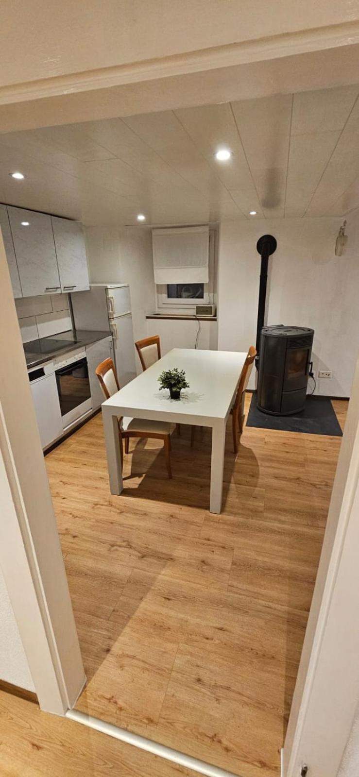 Deluxe One-Bedroom Apartment - Photo 1