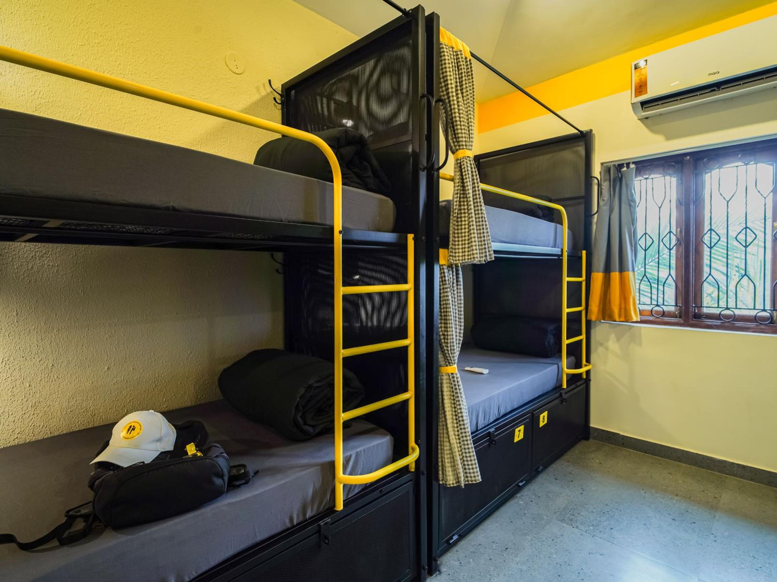 Bed in 8-Bed Mixed Dormitory Room photo 2