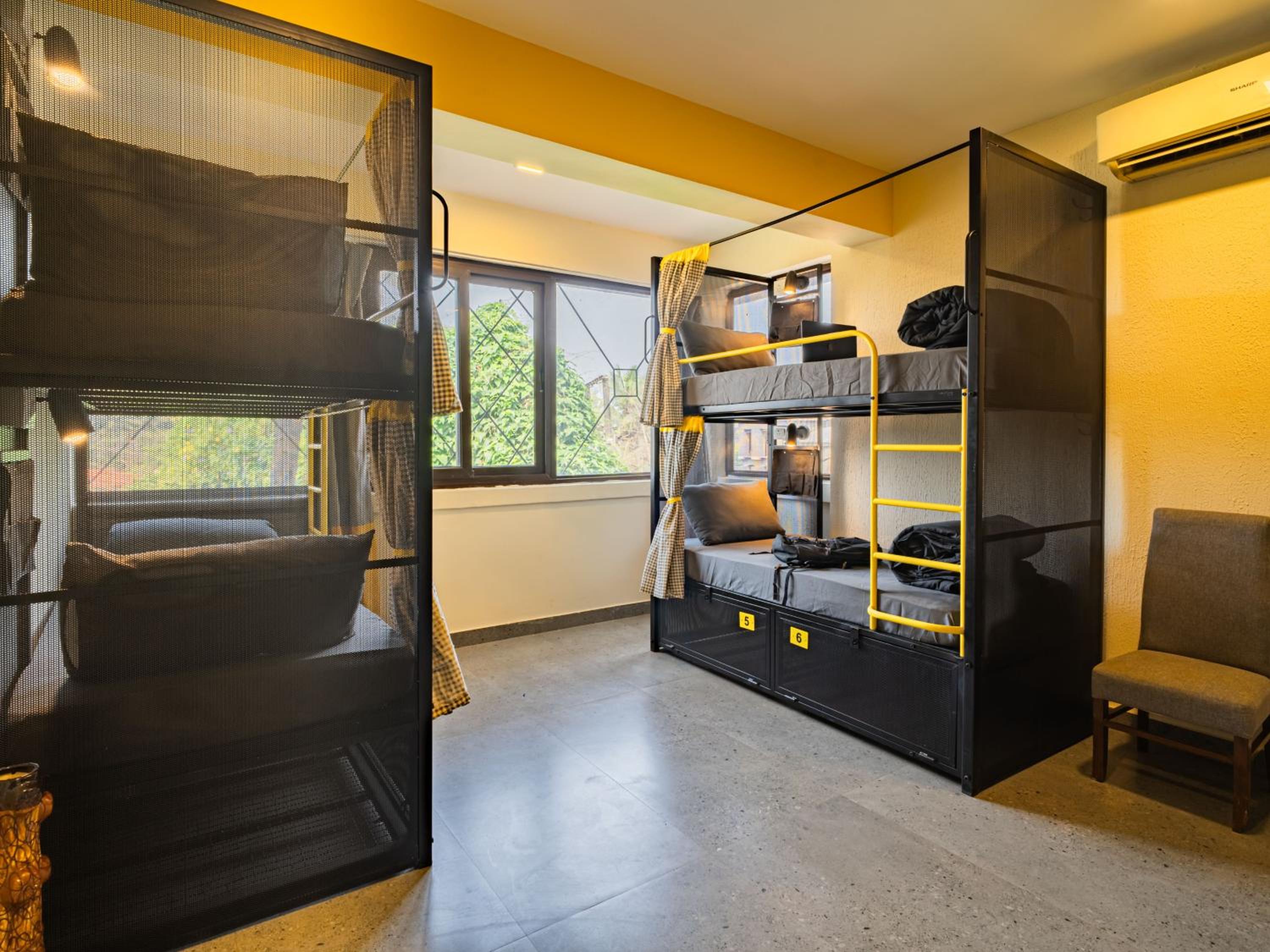 Bed in 6-Bed Mixed Dormitory Room photo 1