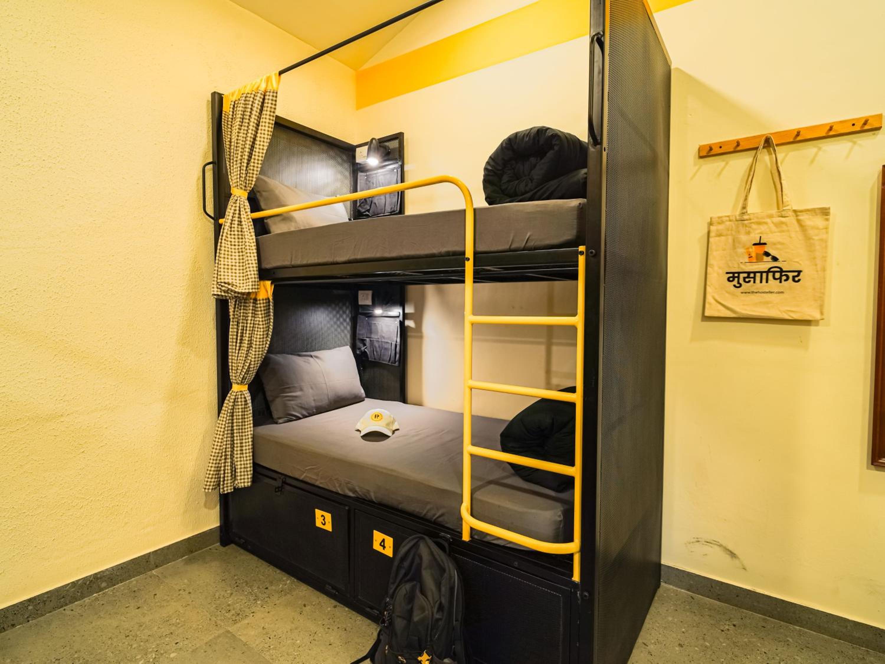 Bed in 4 Bed Mixed Dormitory with Balcony photo 3