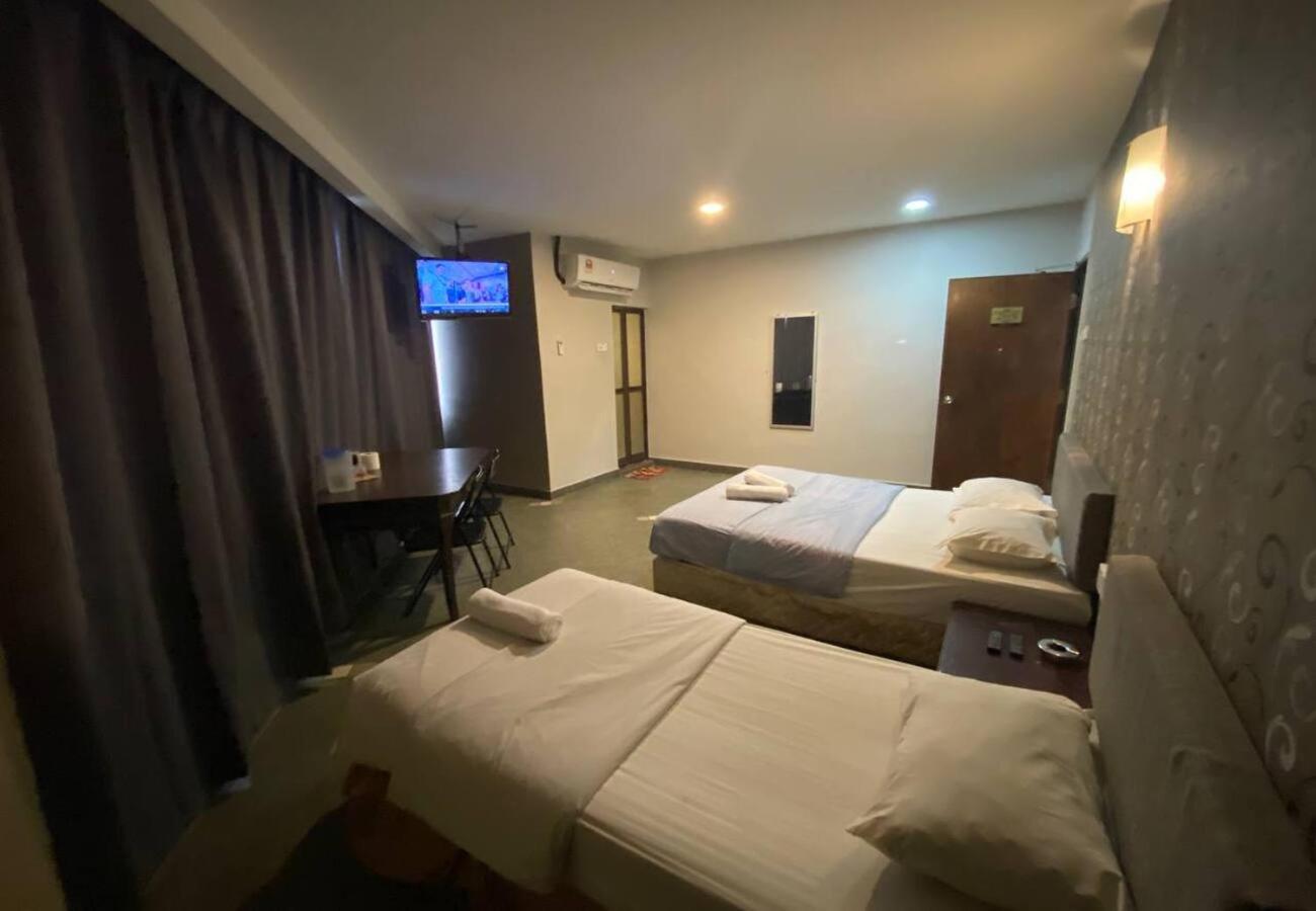 Twin Room - Photo 2