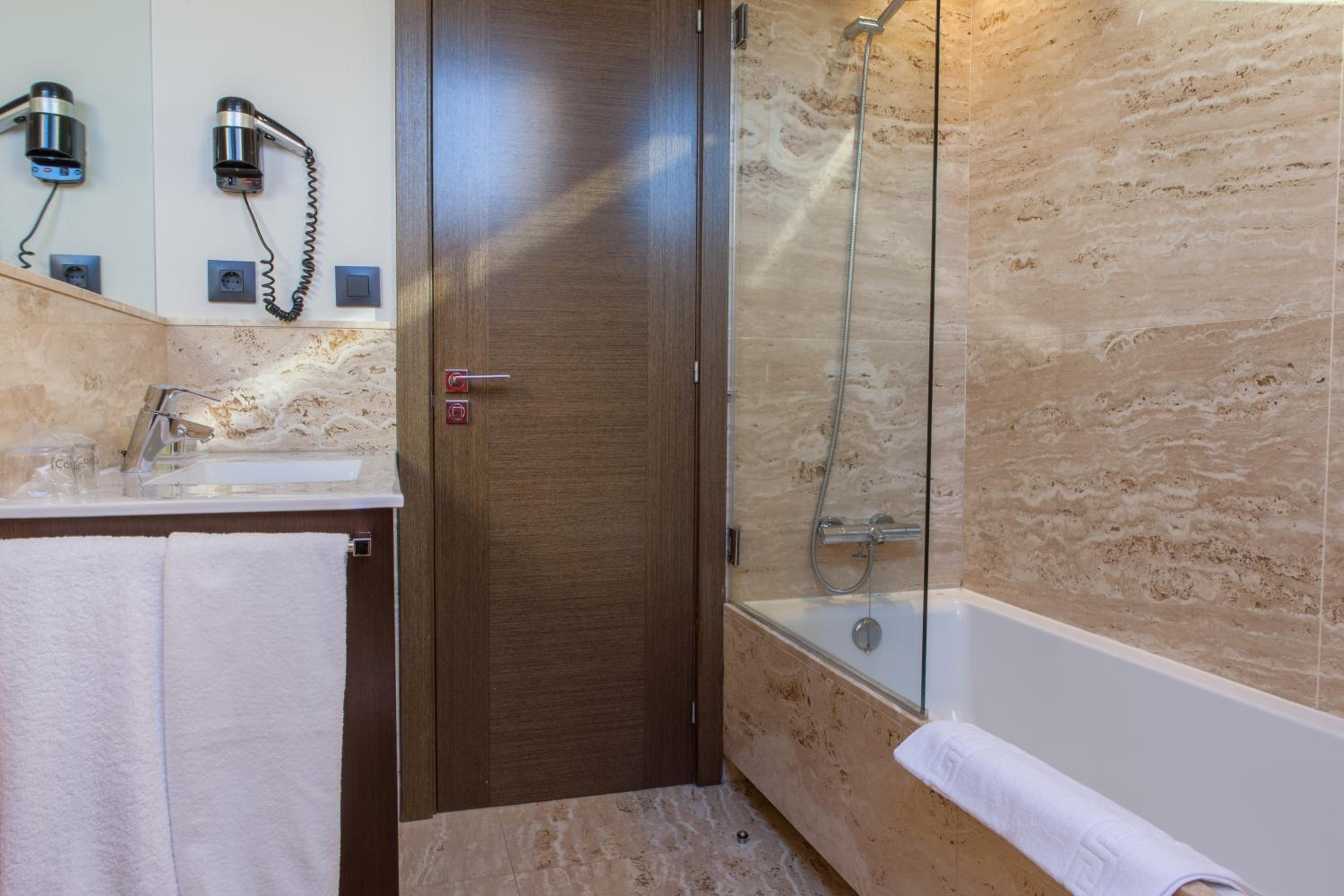 Superior Twin Room photo 3