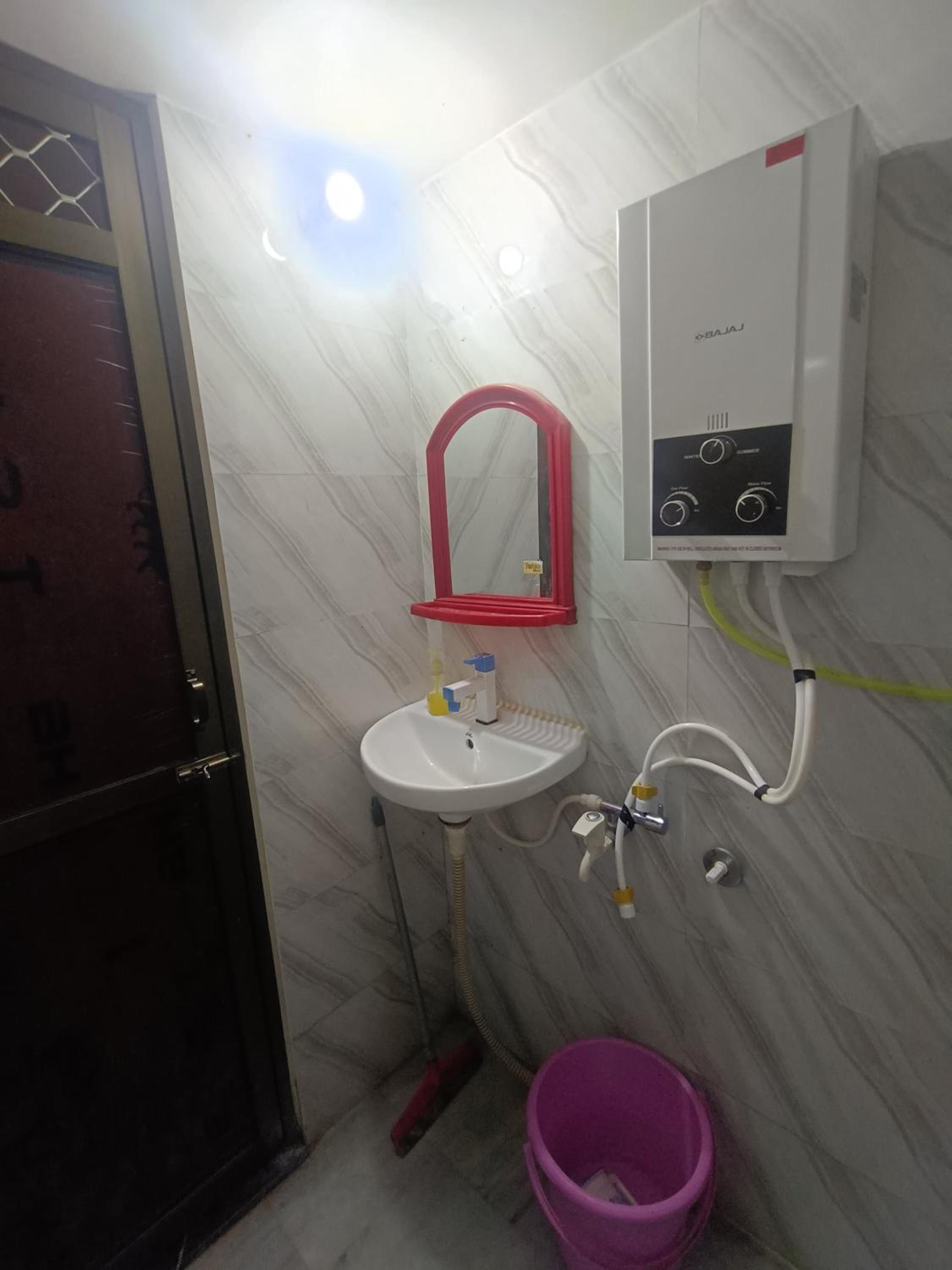 Family Room with Private Bathroom photo 2