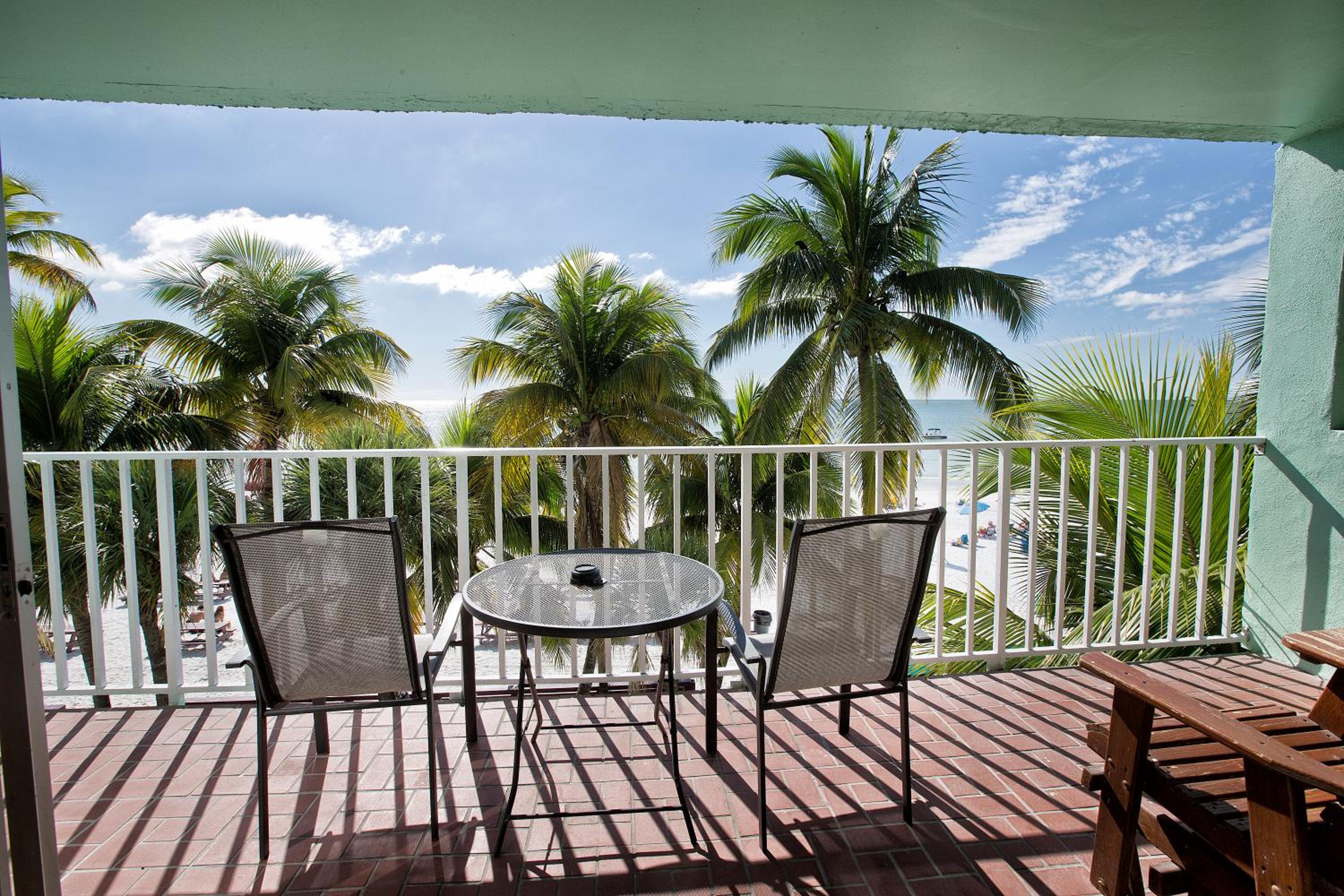Beachfront Two Double Beds Suite with Balcony - Photo 4