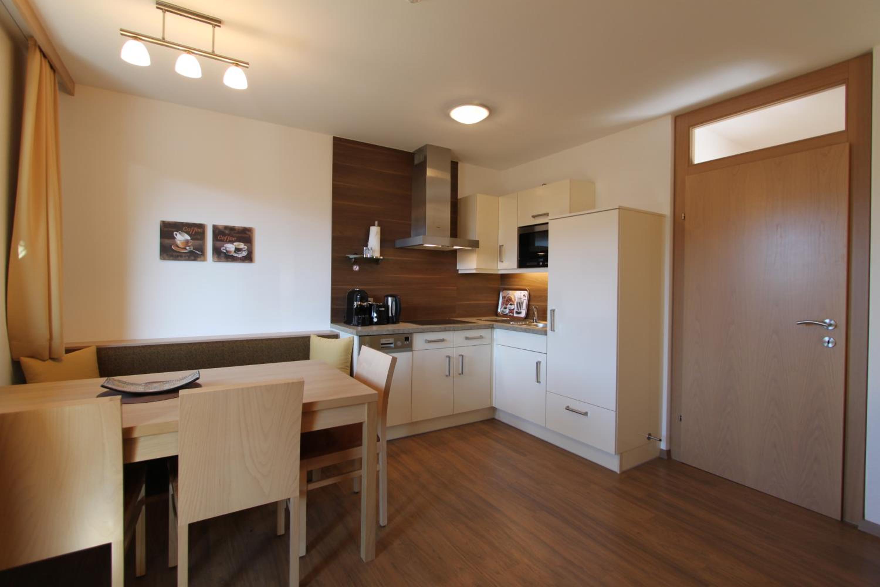 Two-Bedroom Apartment (4-5 Adults) photo 2