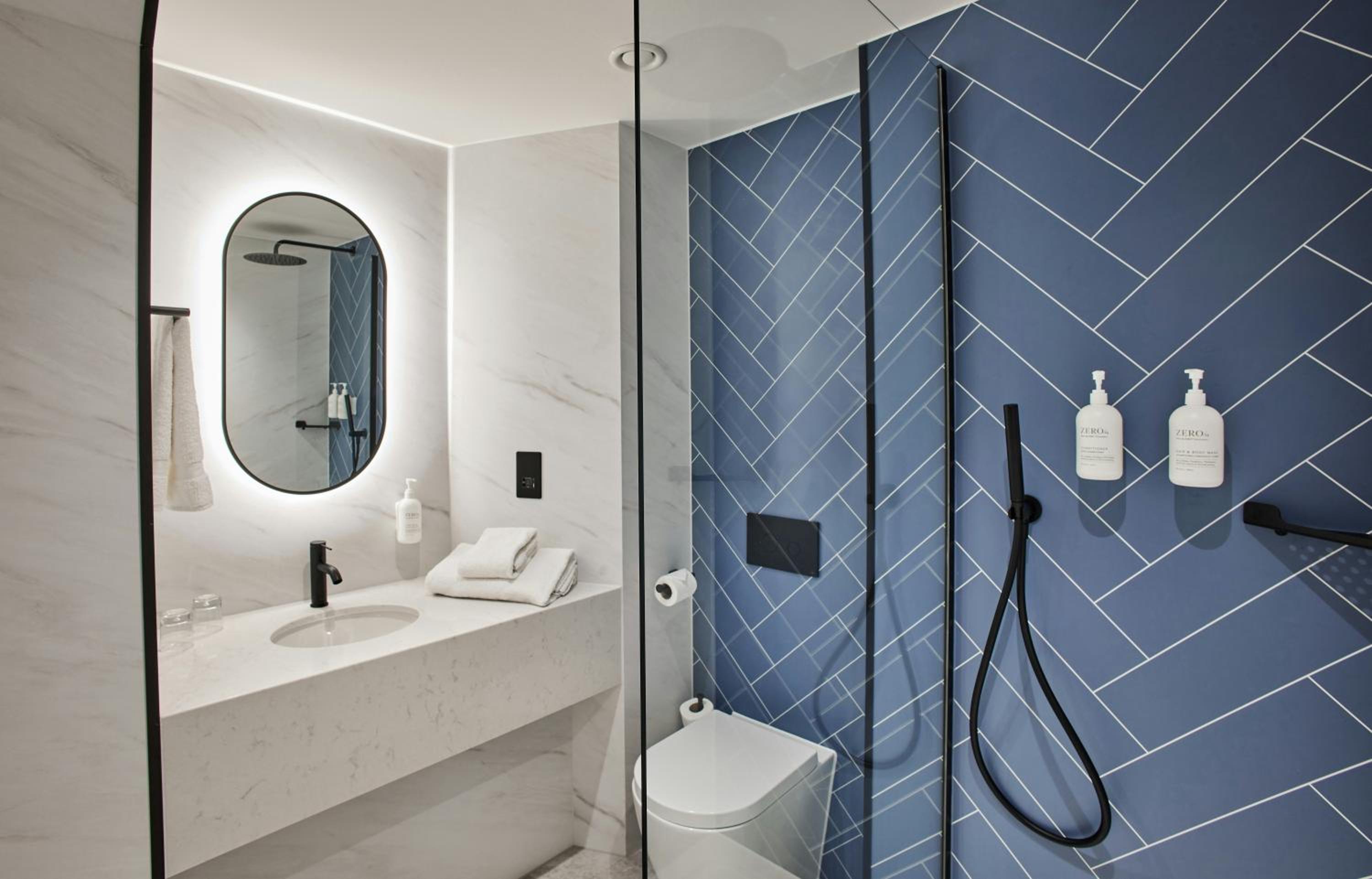 Deluxe King Room photo 2