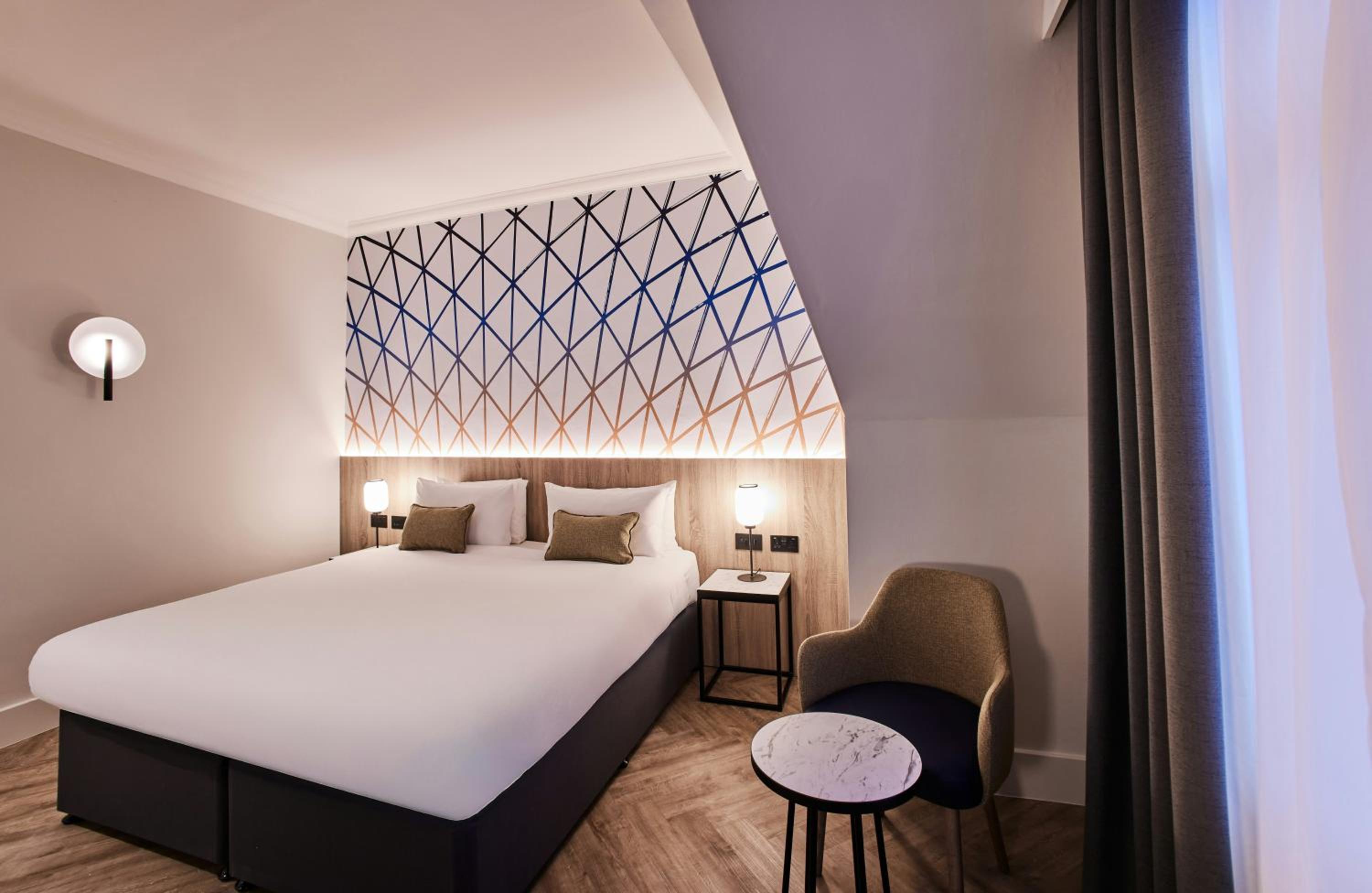 Deluxe King Room photo 2