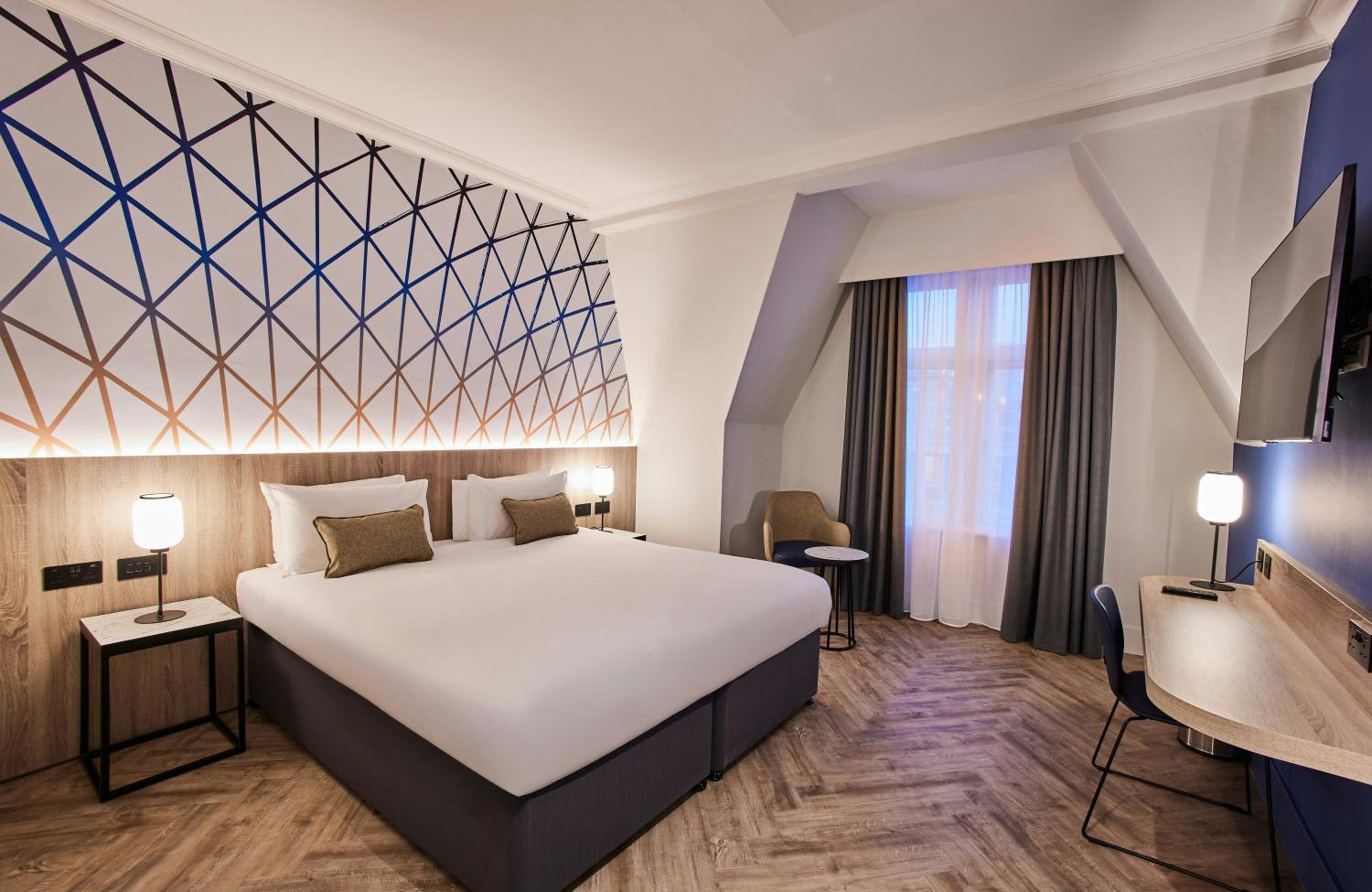 Deluxe King Room photo 1
