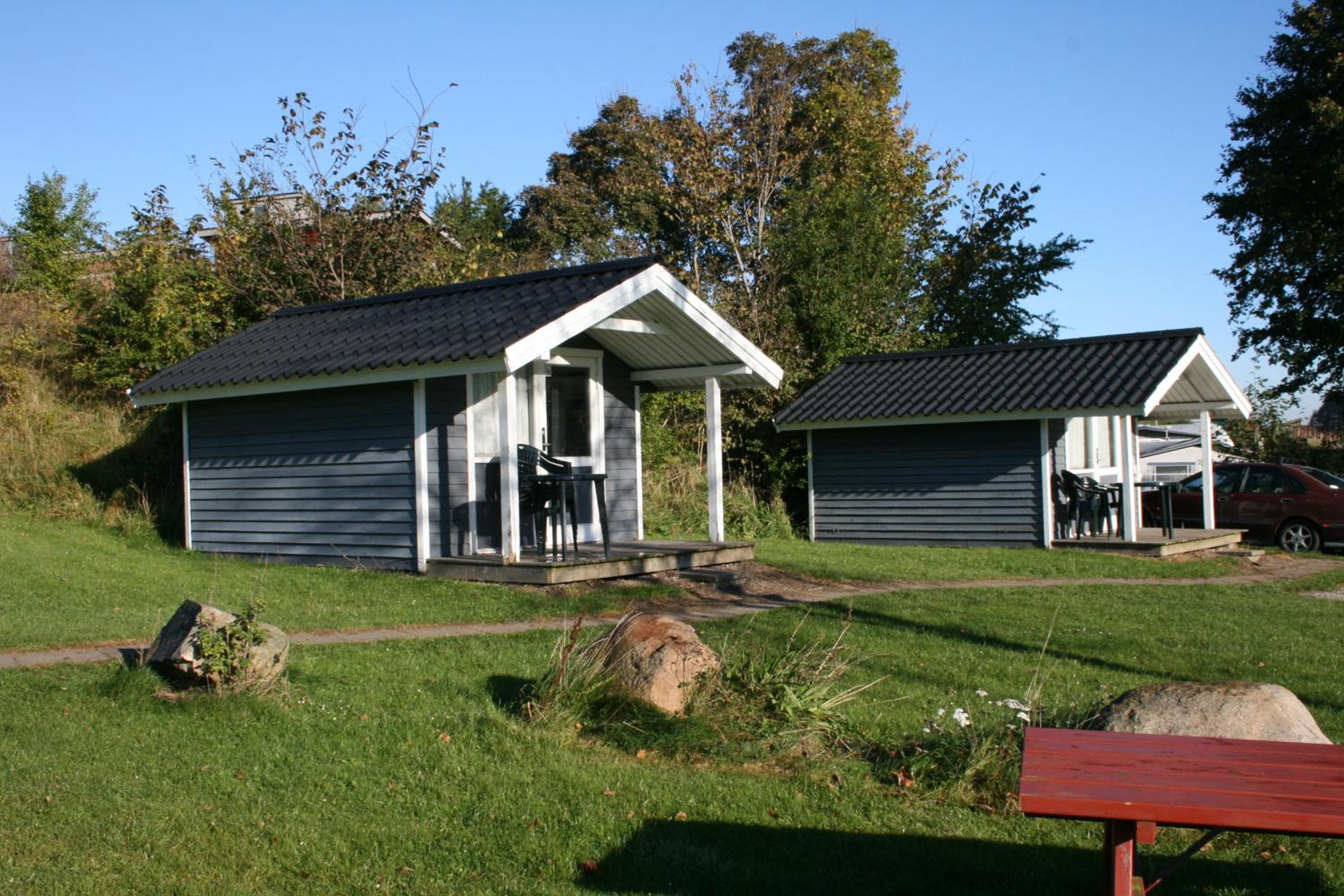 Economy Cottage with Shared Bathroom photo 2