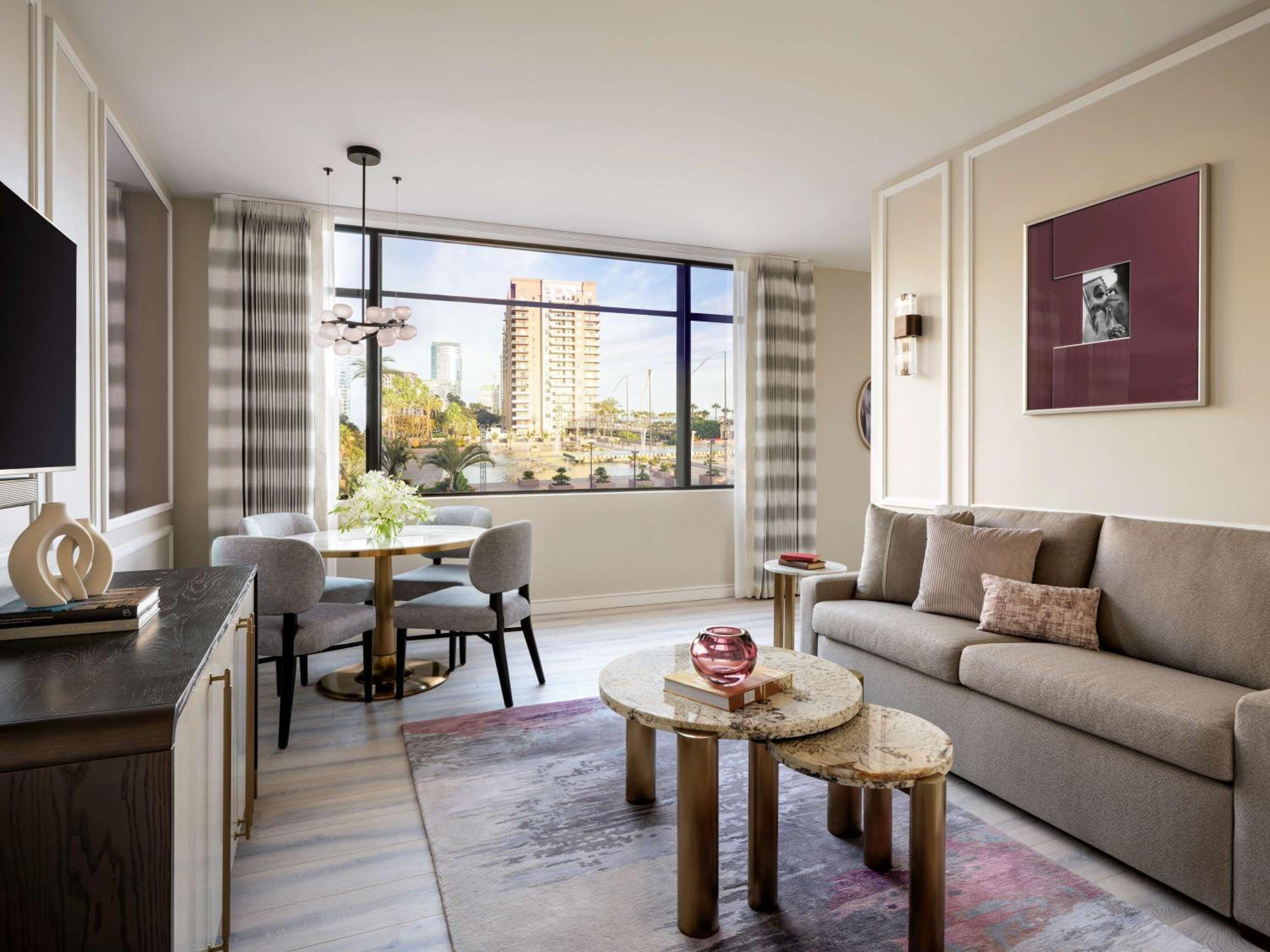 One Bedroom King Suite with Roll In Shower - Mobility Access