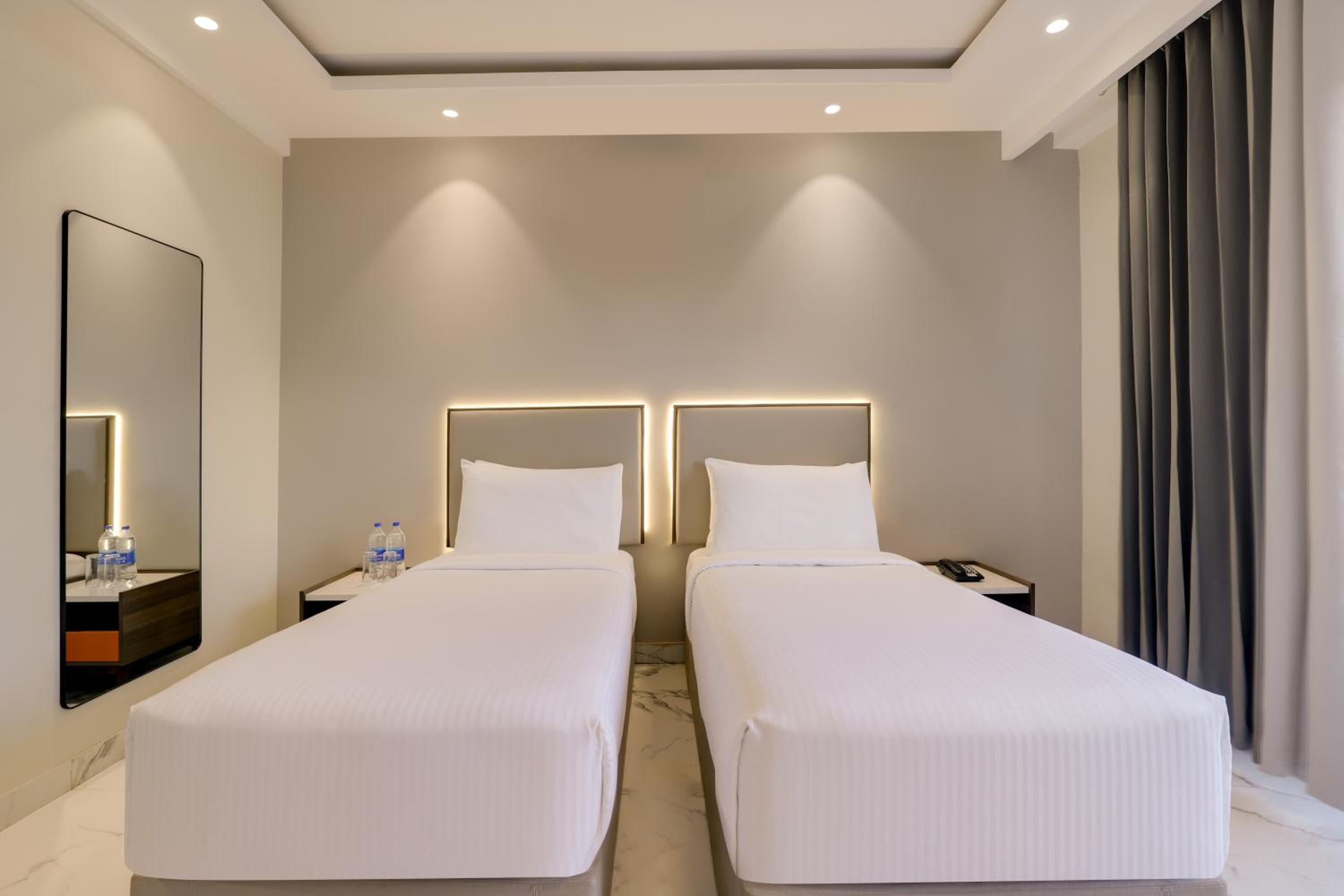 Executive Twin Room with Balcony photo 1