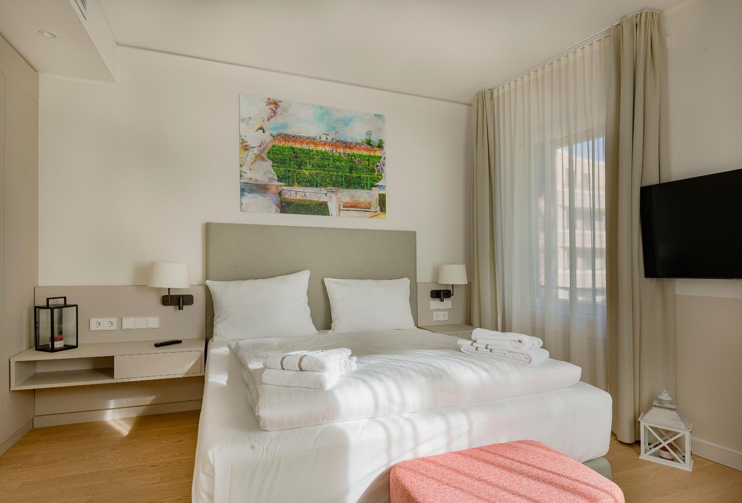 Suite - Photo 3