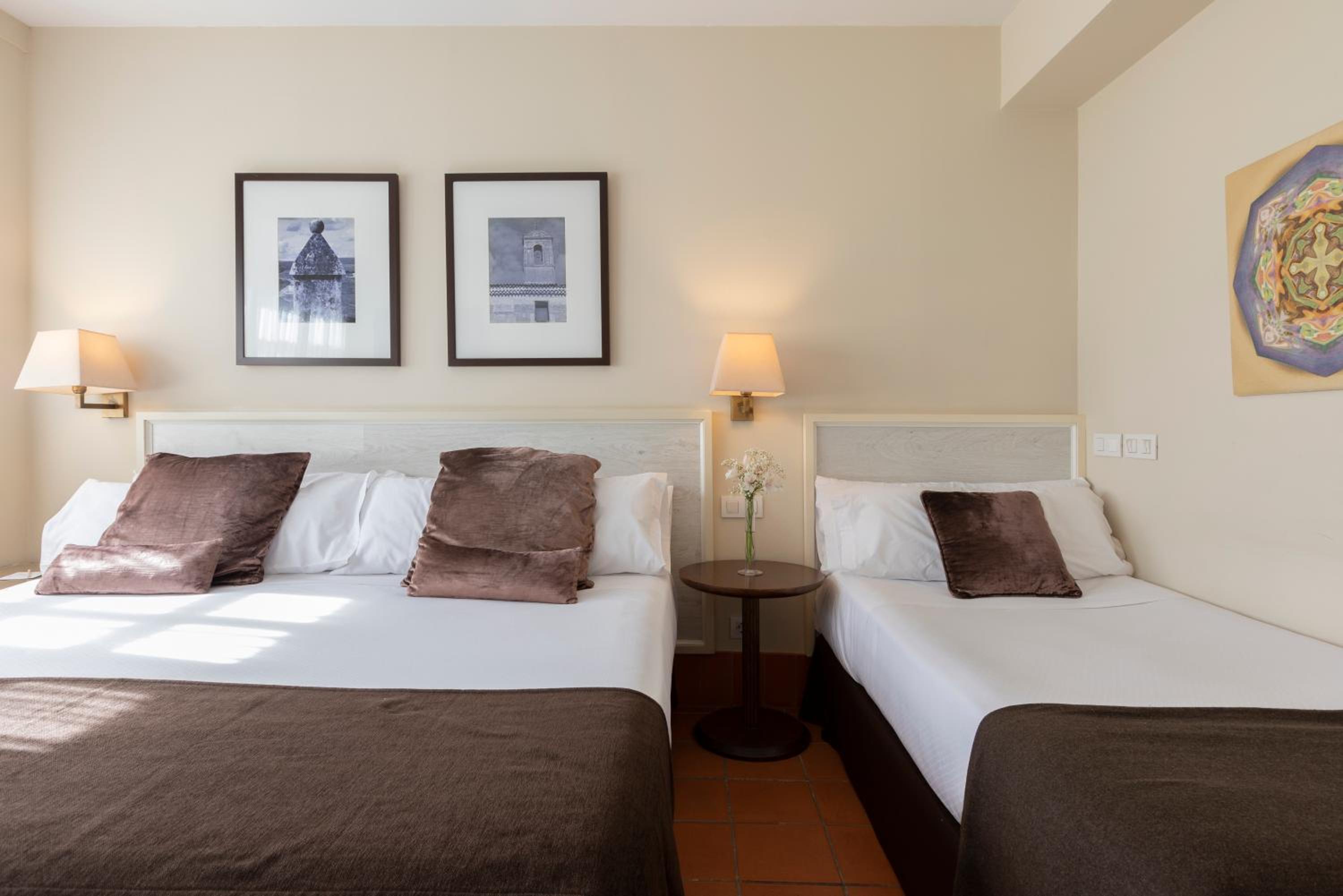 Classic Triple Room - Photo 2