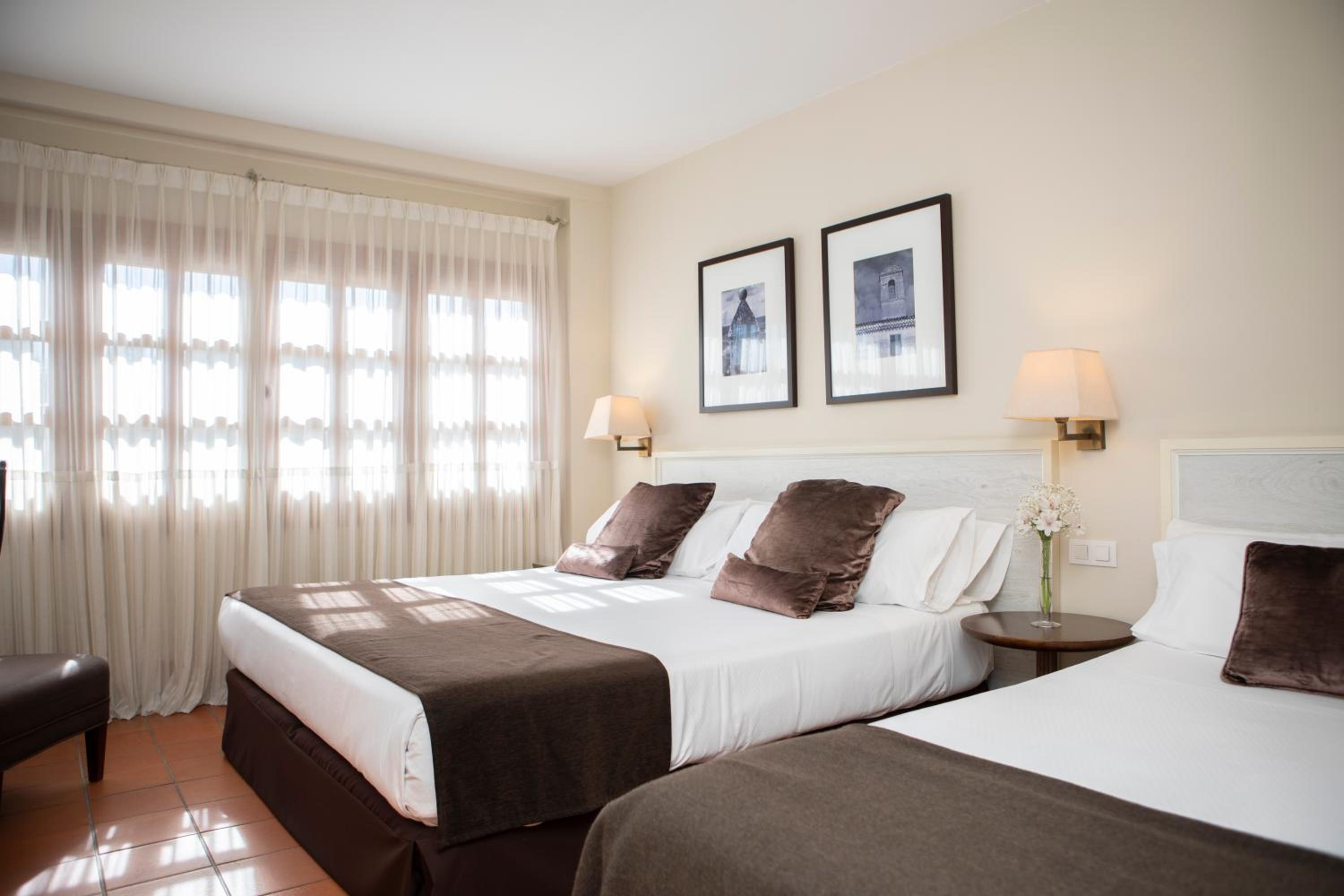 Classic Triple Room - Photo 7