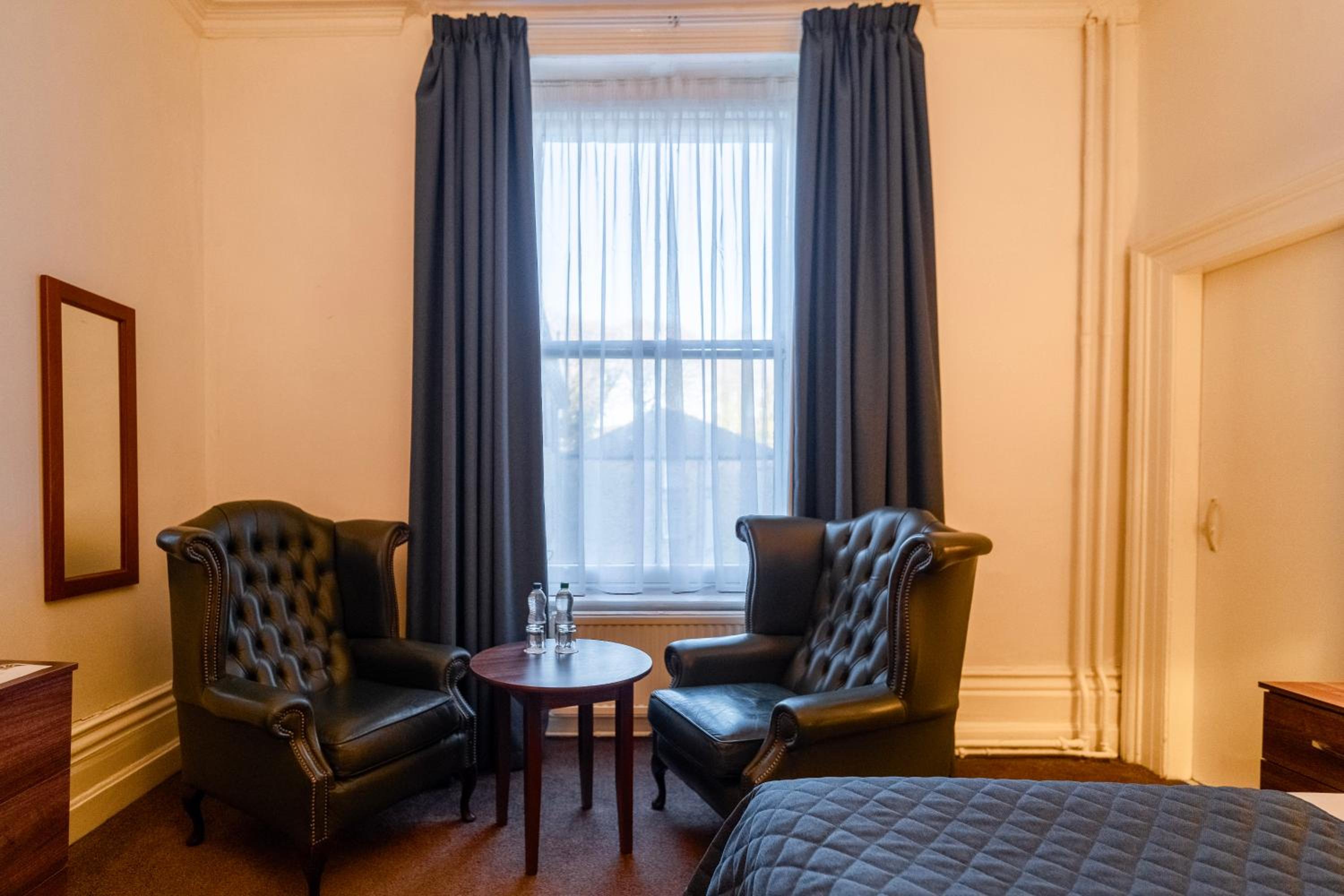 Superior Twin Room photo 3