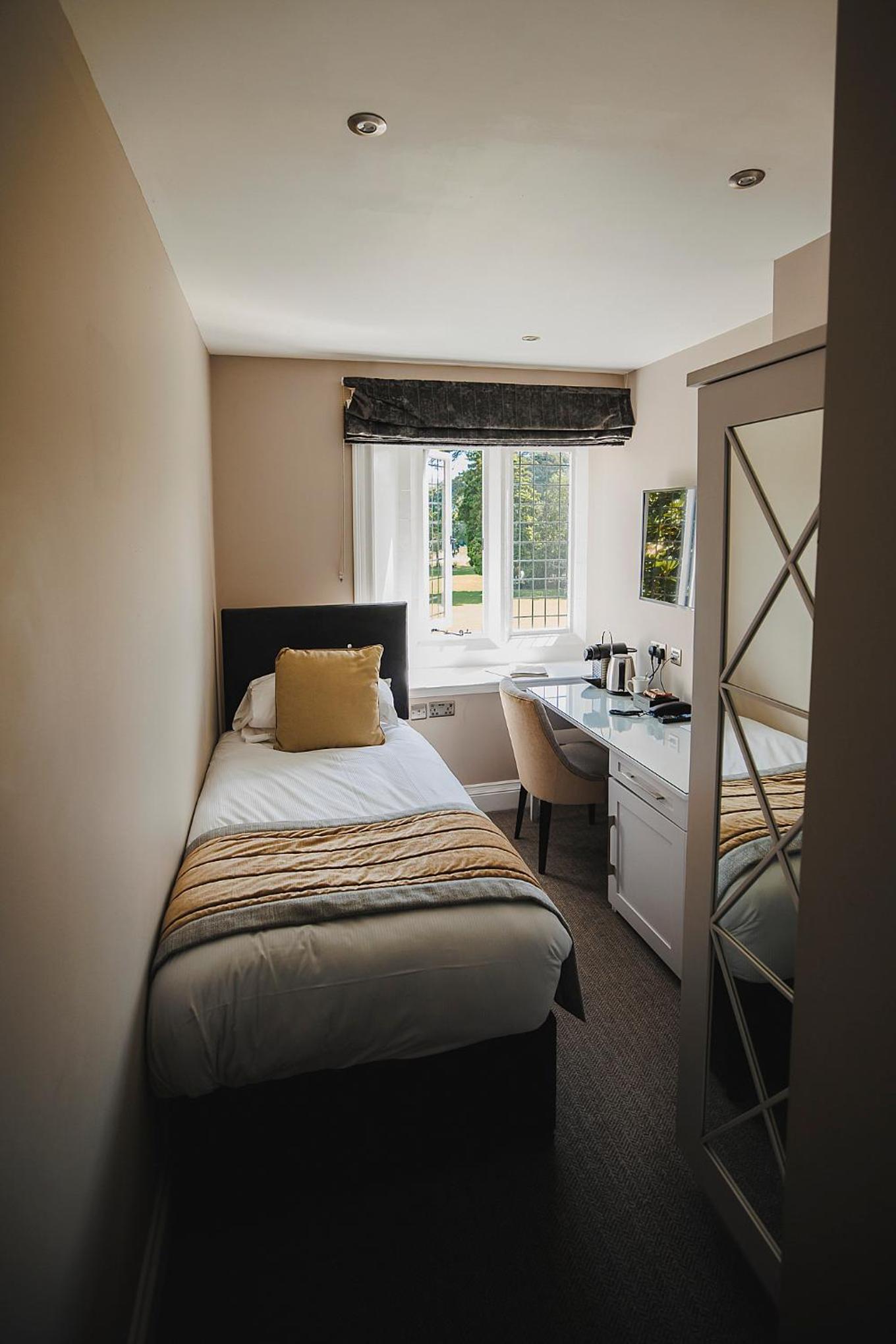 Standard Single Room photo 2