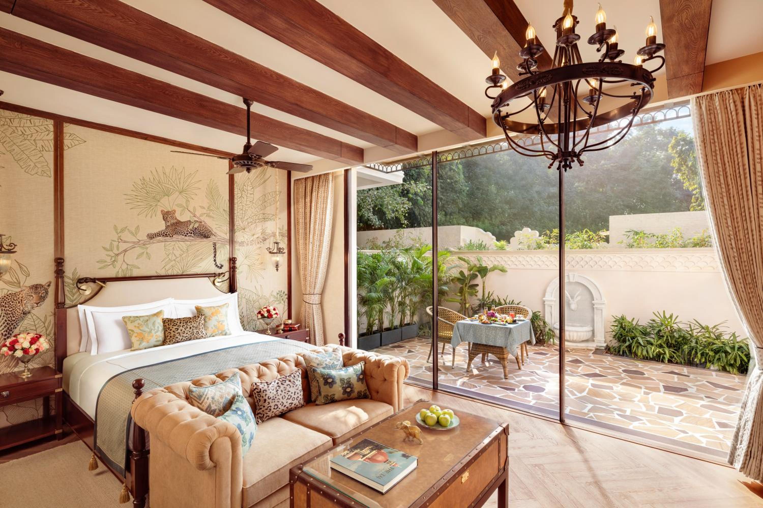 Grand Luxury Room with Private Courtyard photo 2