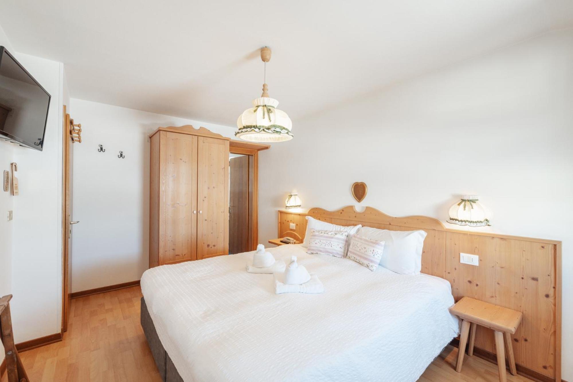 Economy Double or Twin Room photo 3