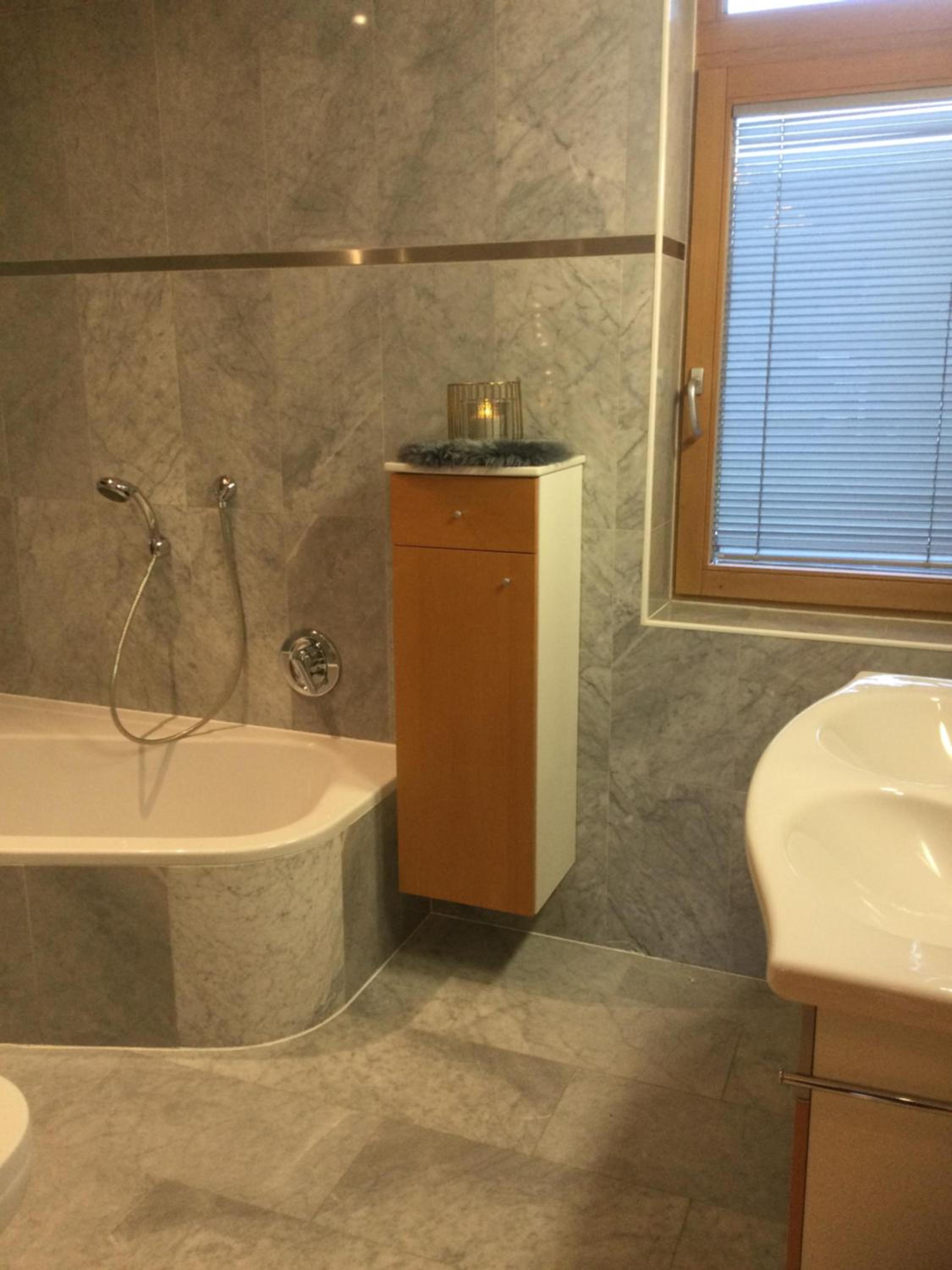 Two-Bedroom Apartment with Shower photo 2