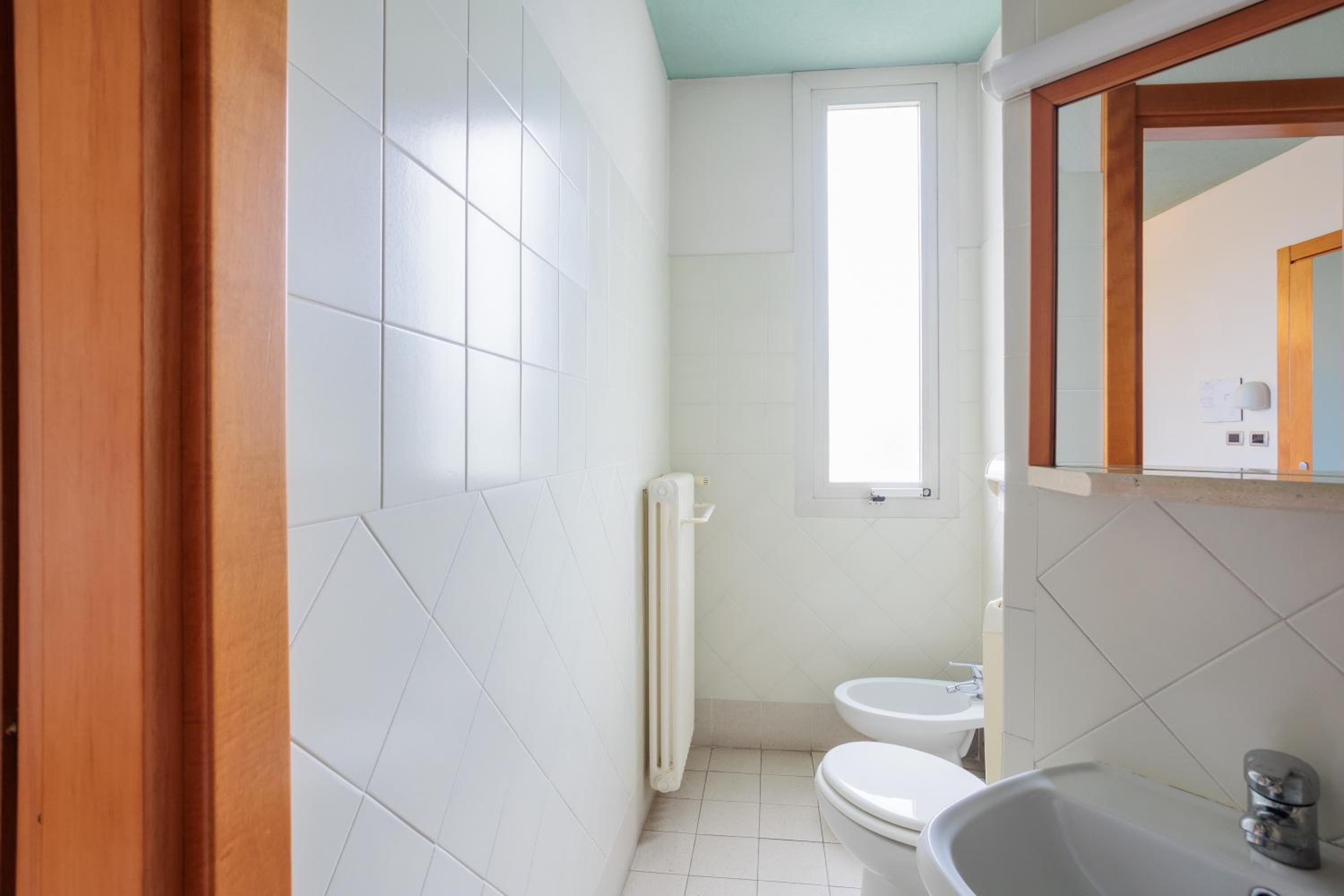 Single Room with Private Bathroom photo 2