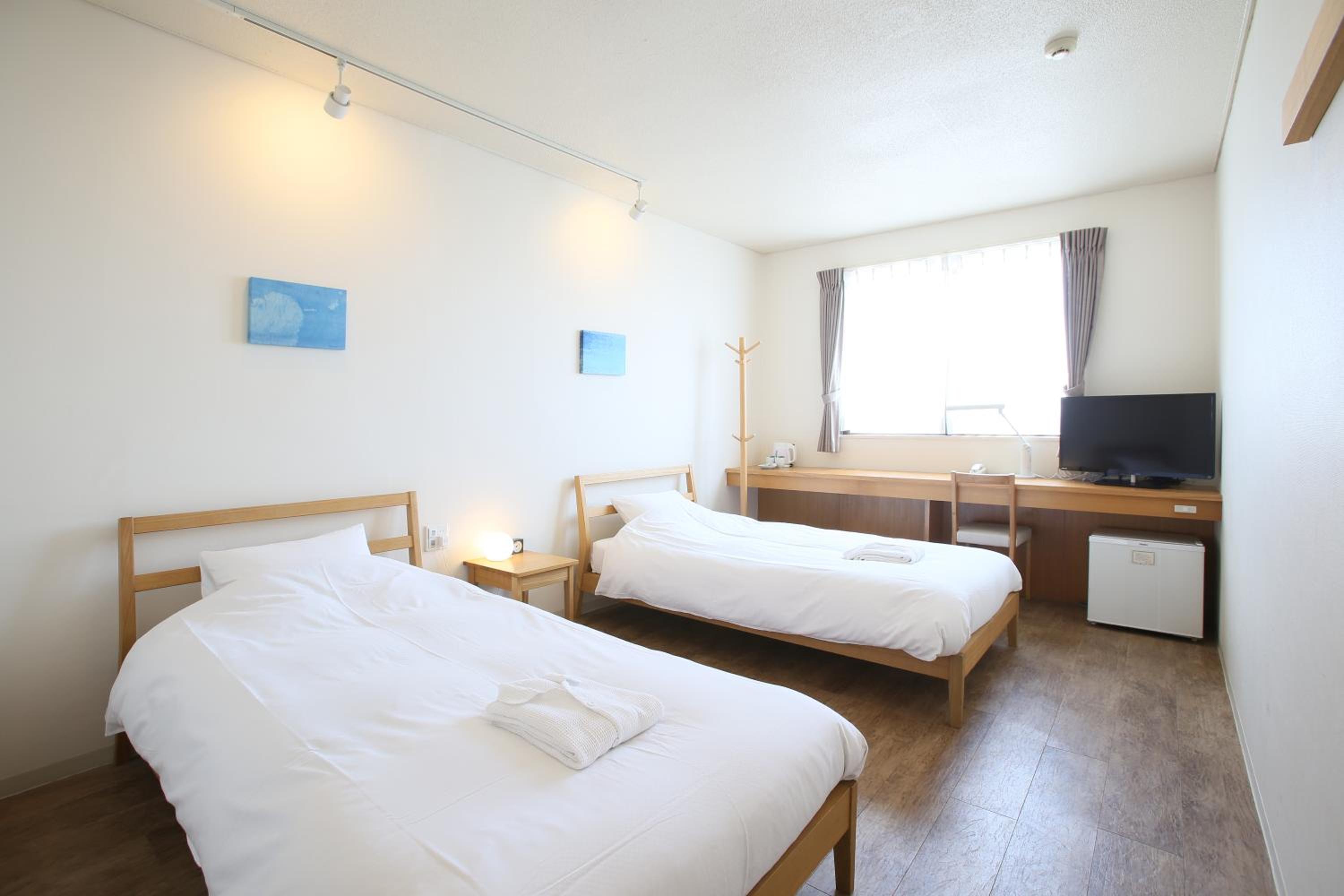 Standard Twin Room - Non-Smoking photo 1