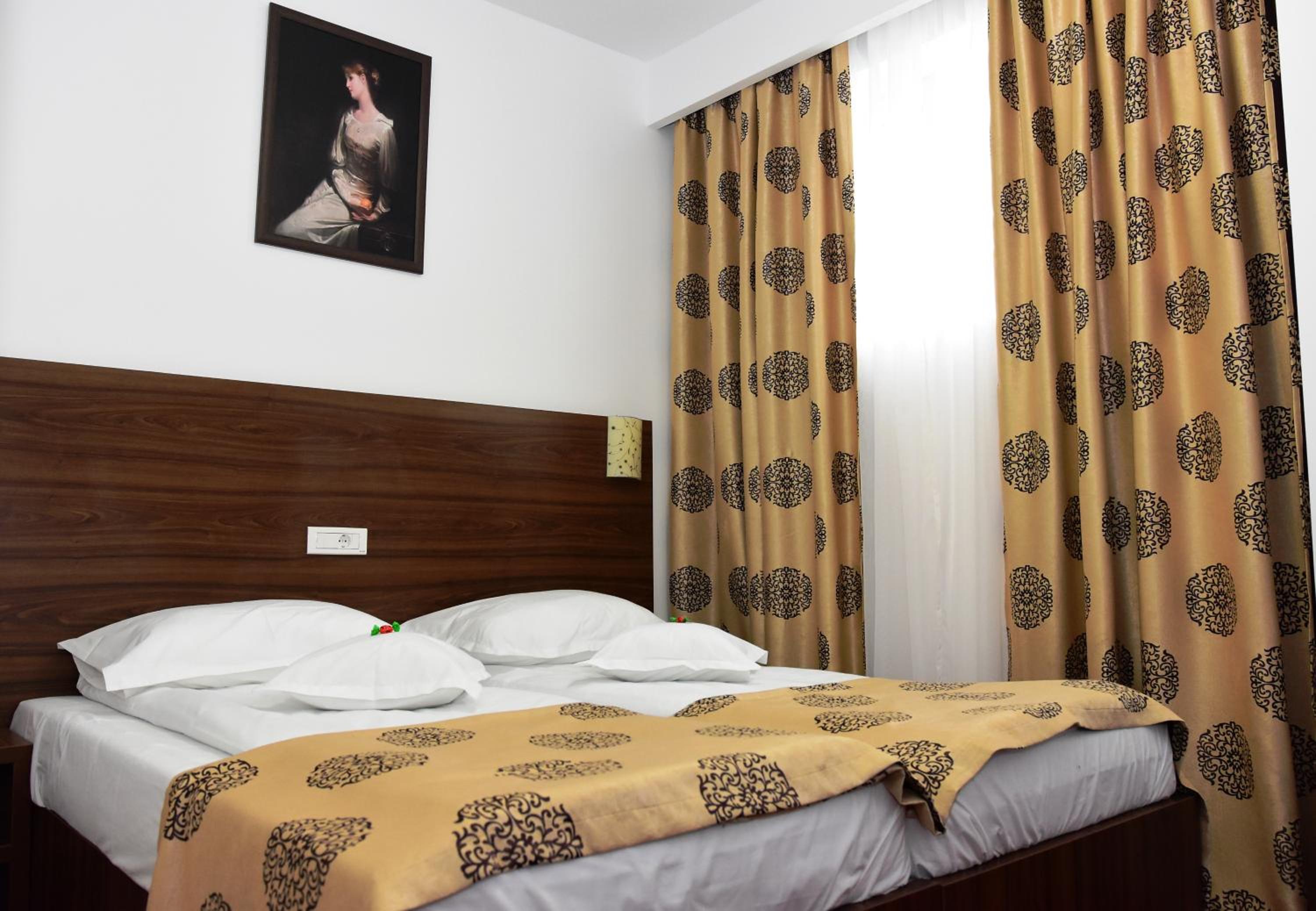 Double Room - Photo 5