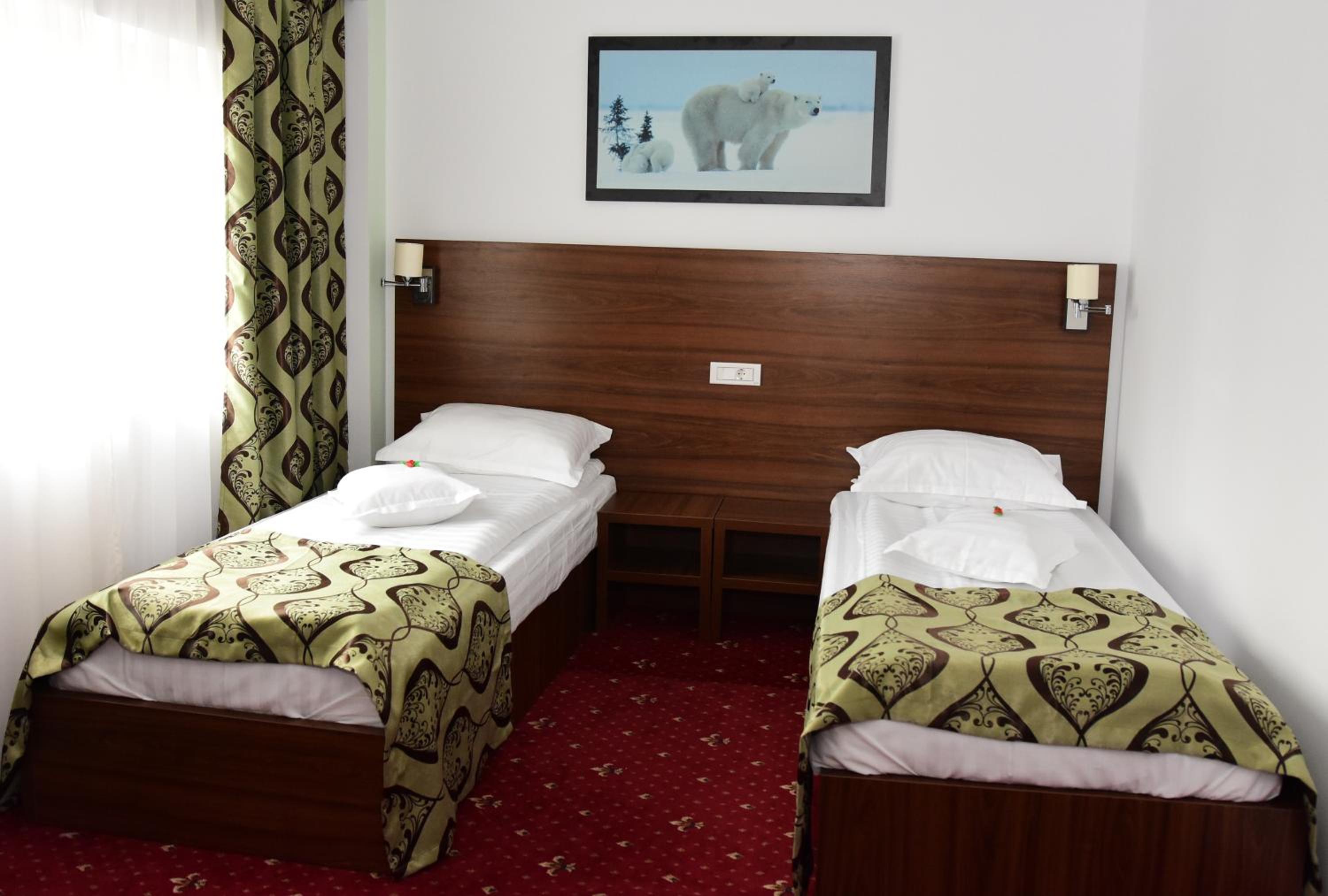 Twin Room - Photo 9