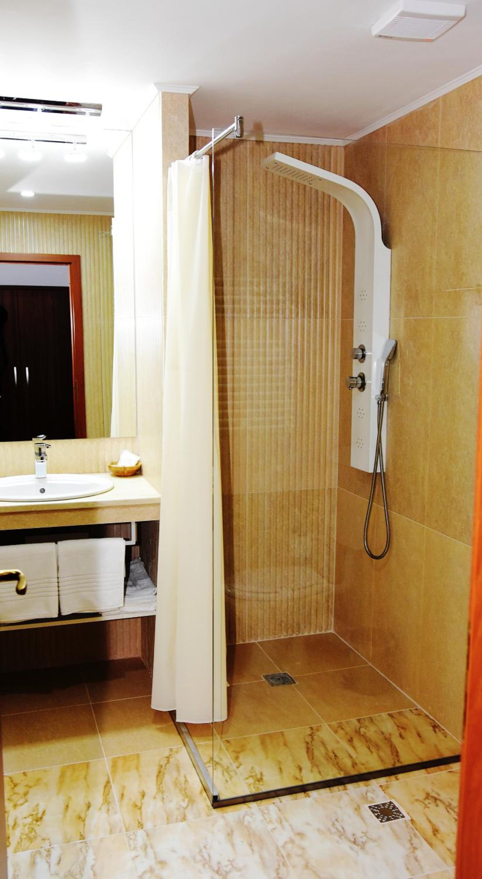 Double Room - Photo 9