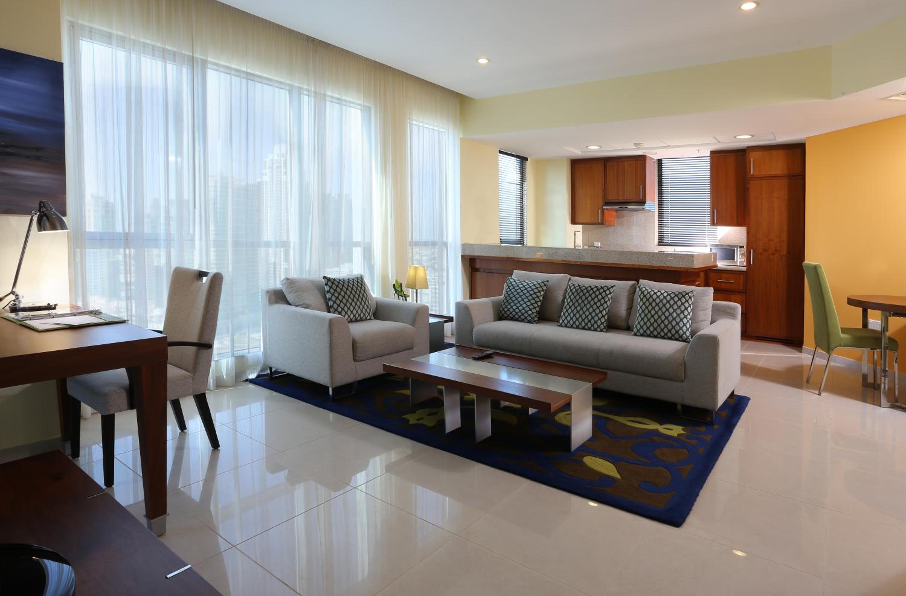30 hrs. Staycation Offer 10 AM Check in 4 PM Checkout, 25% Off F&B and Laundry, Mall and Beach Transfers - Photo 4