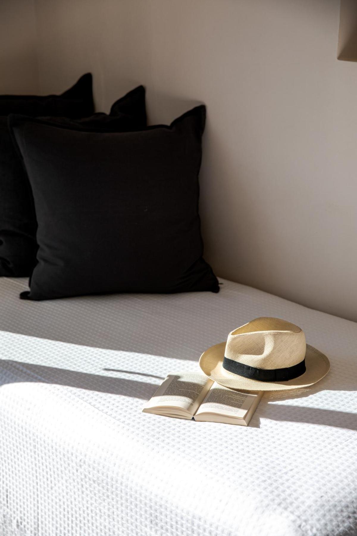 Deluxe Double Room (2 Adults + 1 Child) photo 3