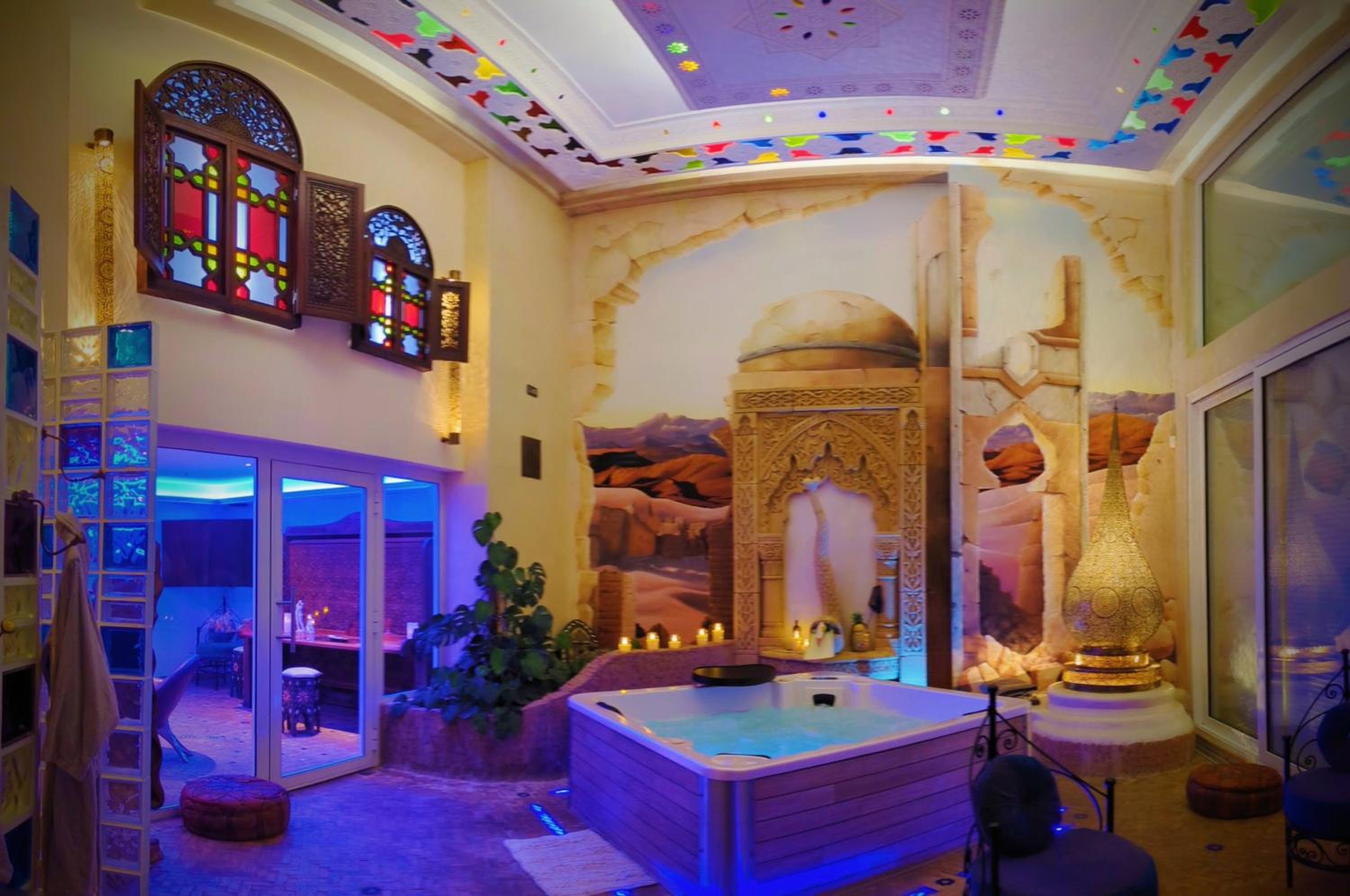 Deluxe King Suite - Photo 2